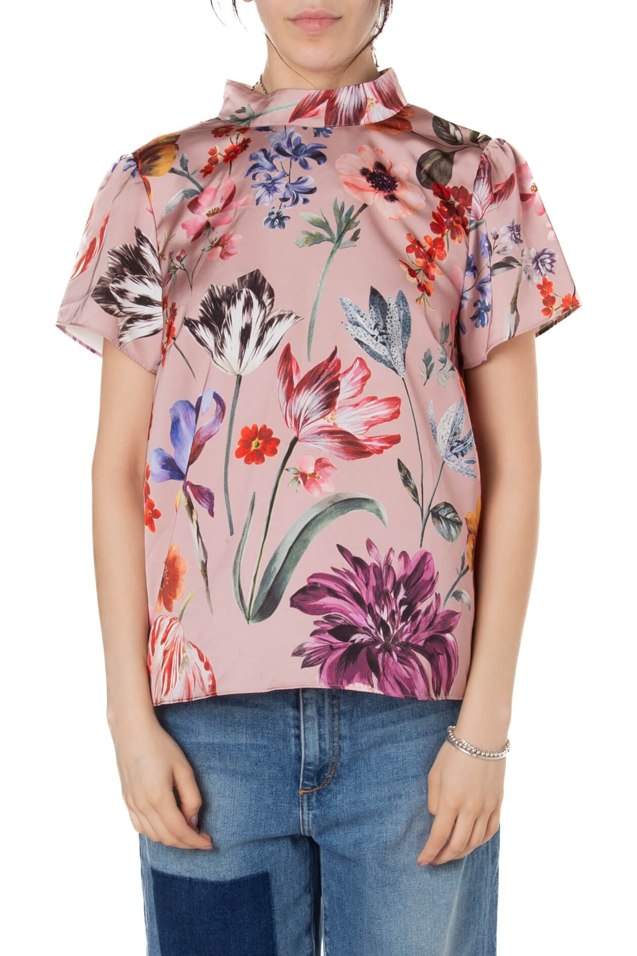 J. CREW, Talla M