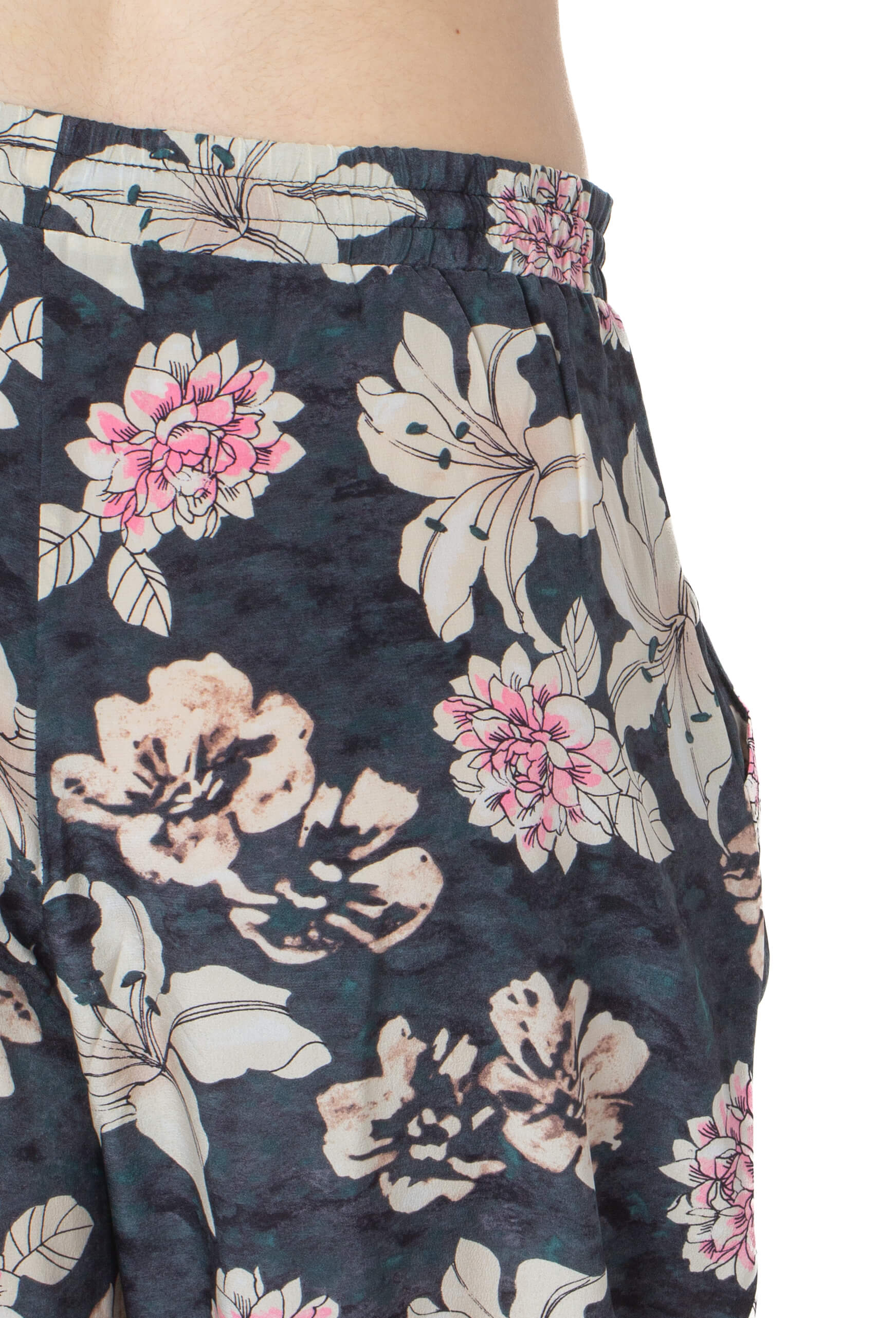 Elizabeth and James, Talla XS