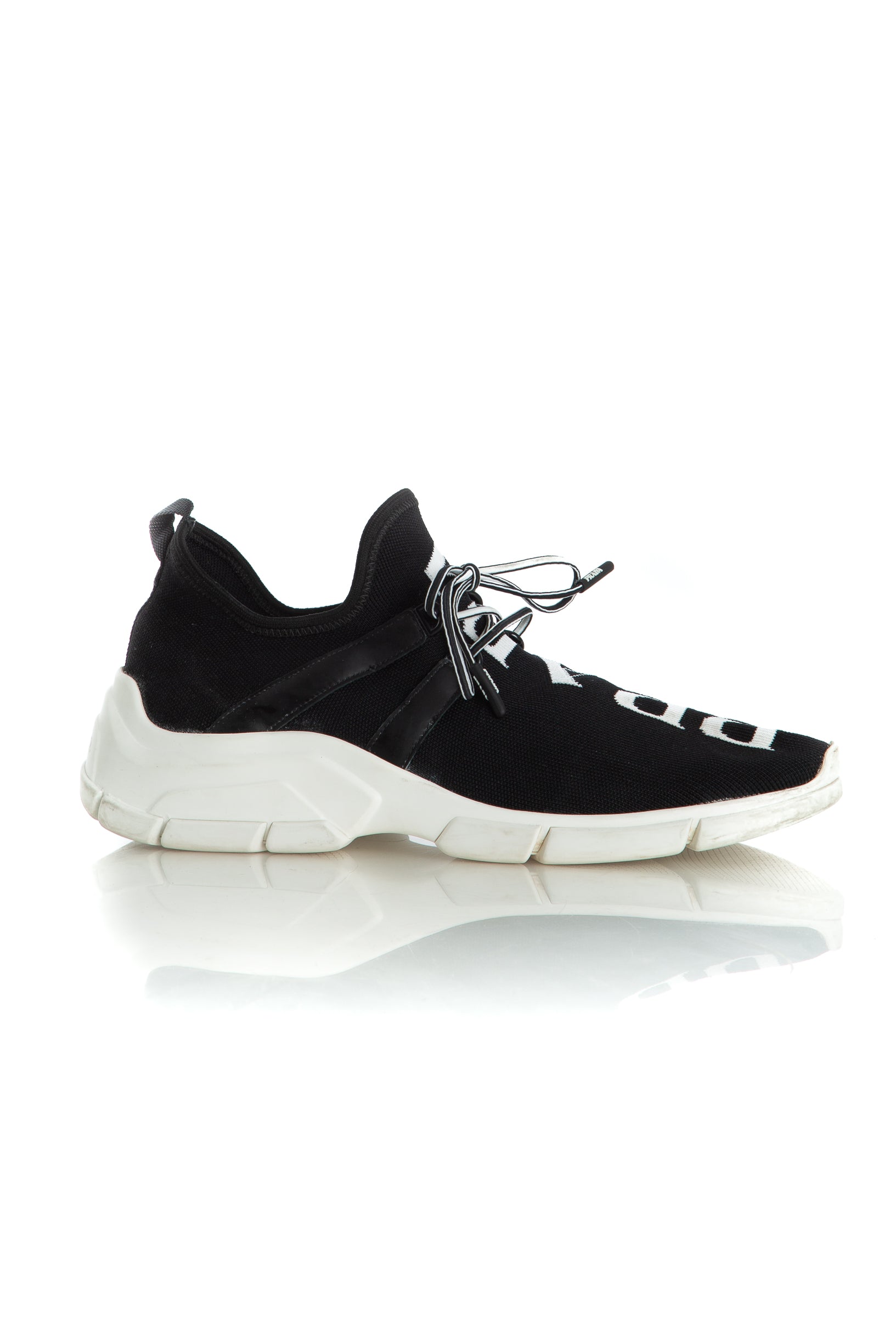 Prada, 9.5 USA