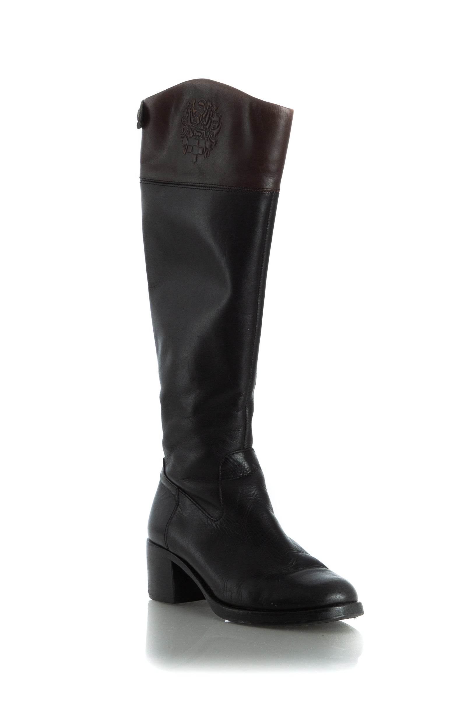Vince Camuto, 7 USA