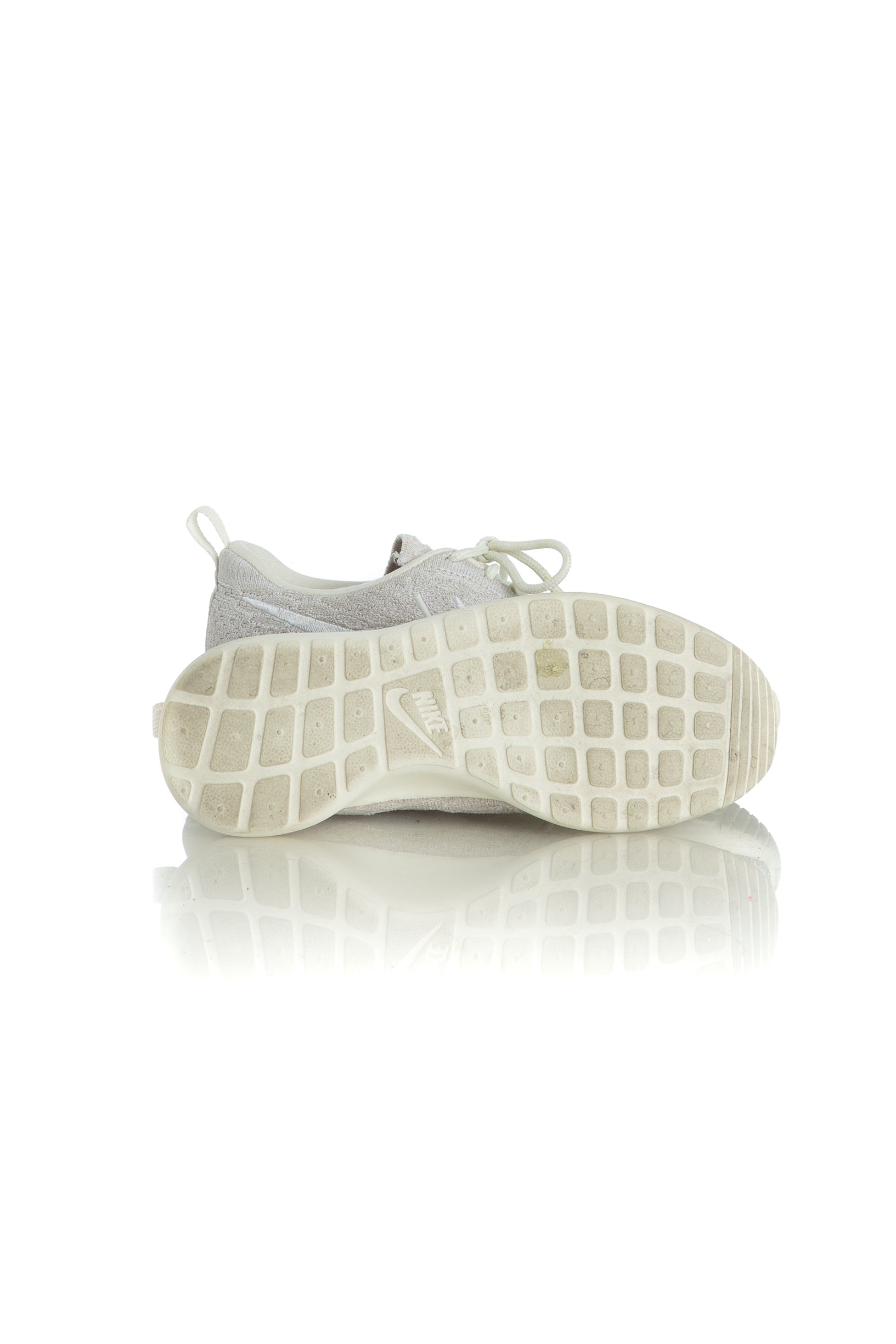 Nike, Talla 5