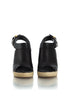 Balenciaga, Talla 9