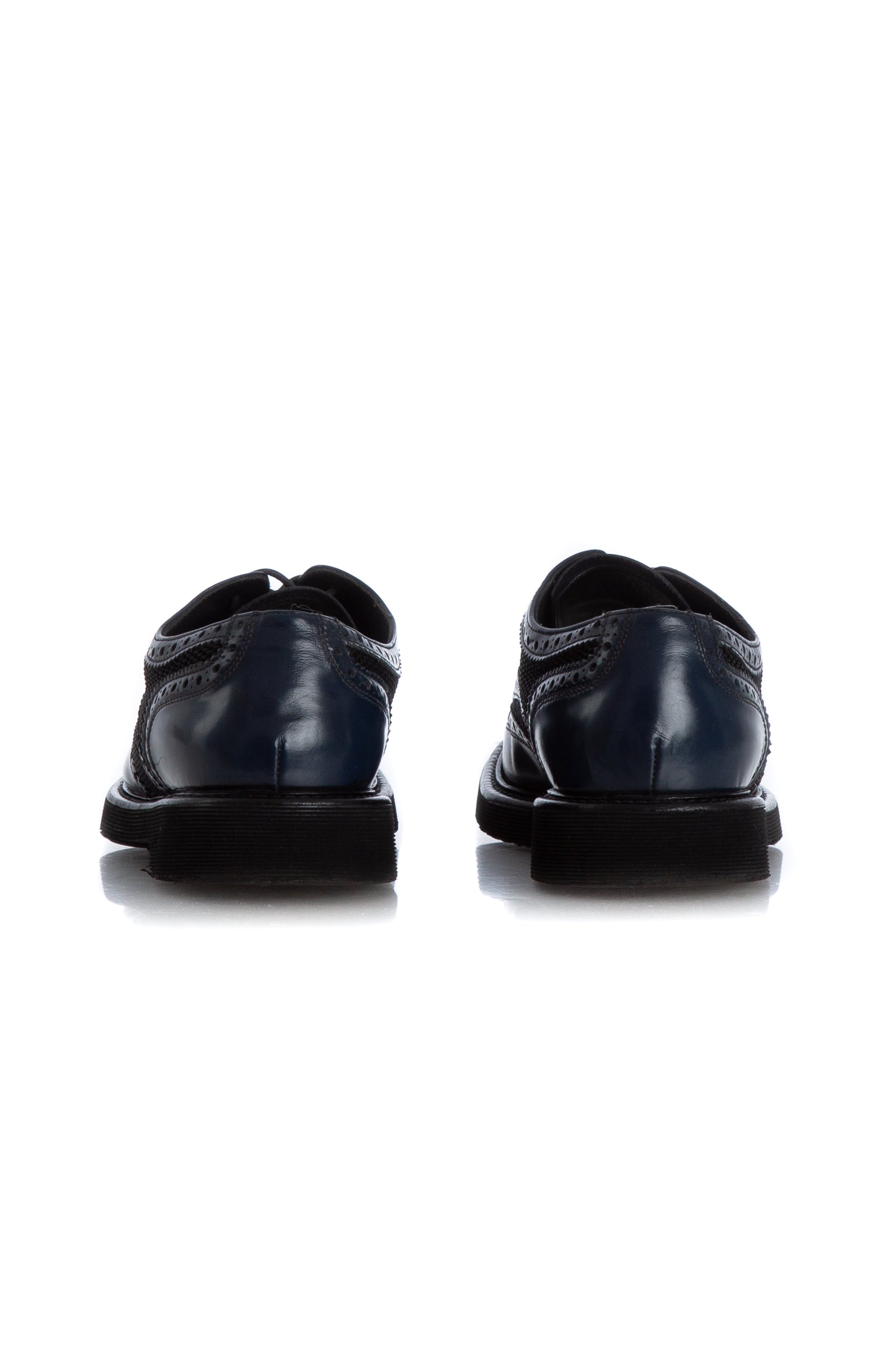 Emporio Armani, 8 USA