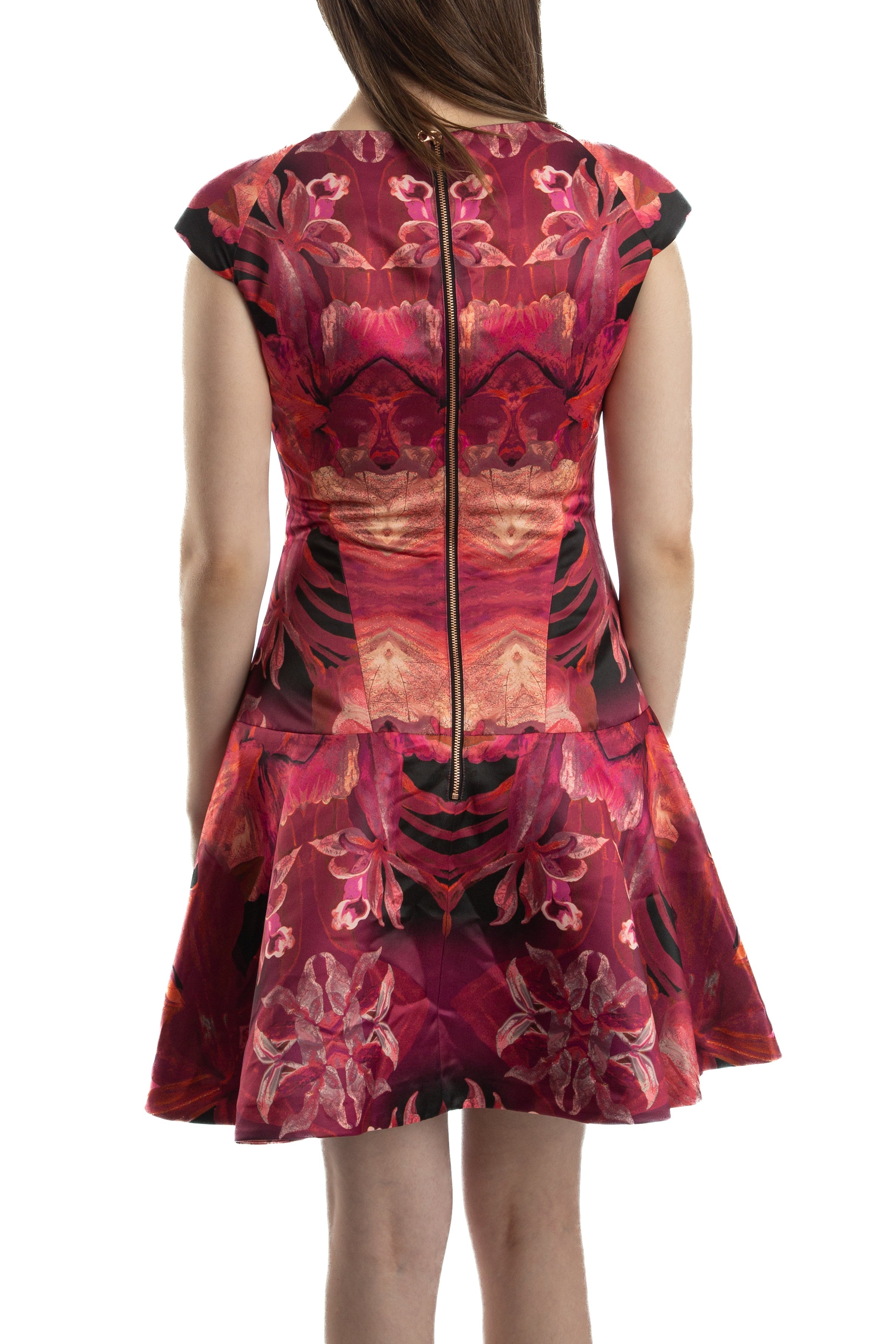 Ted Baker, Talla 0