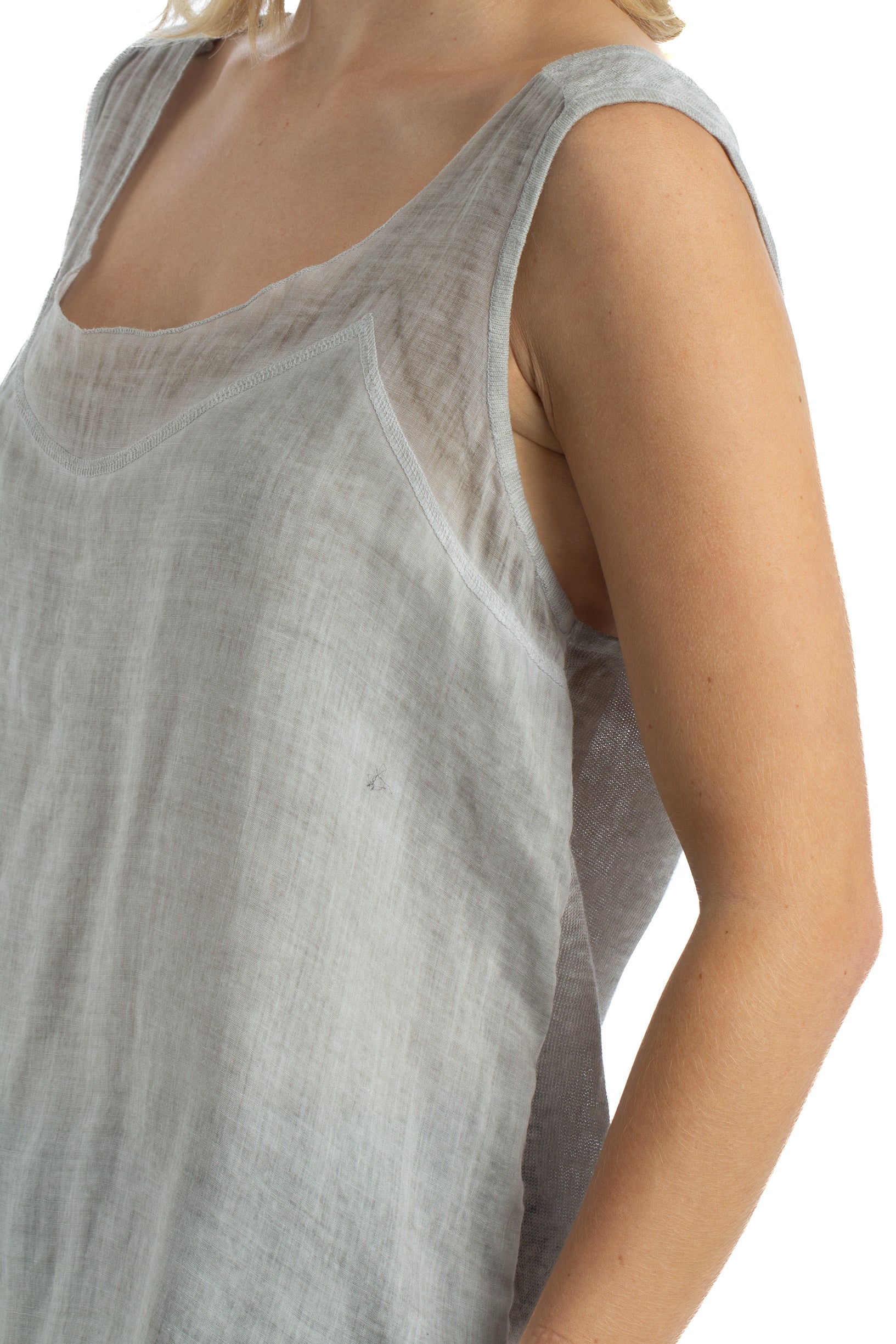 Adolfo Dominguez, Talla S
