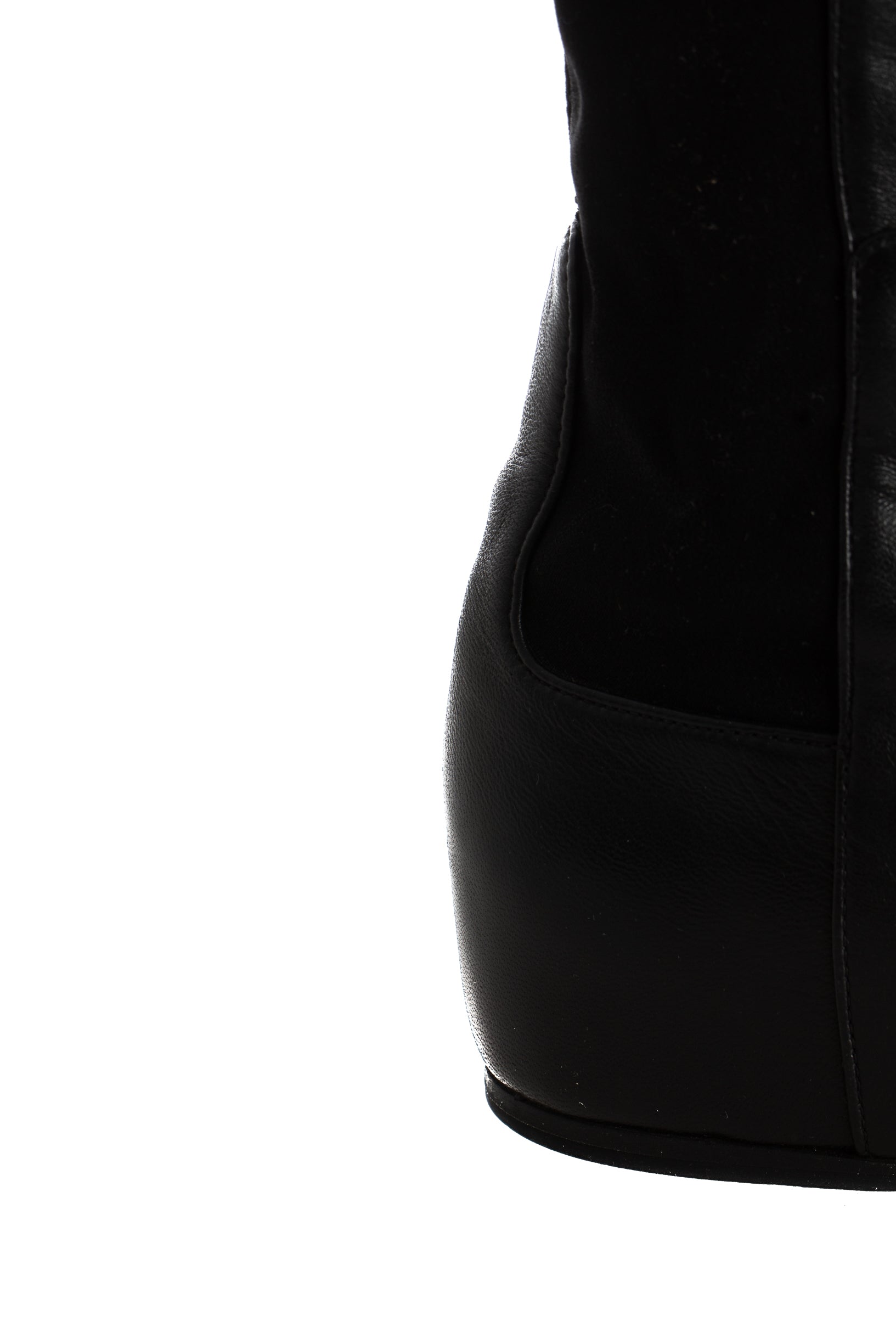 Stuart Weitzman, Talla 6