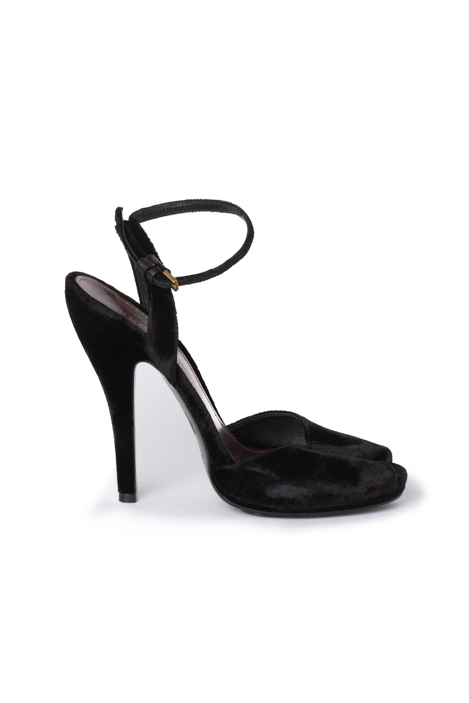 Gucci, talla 8.5.