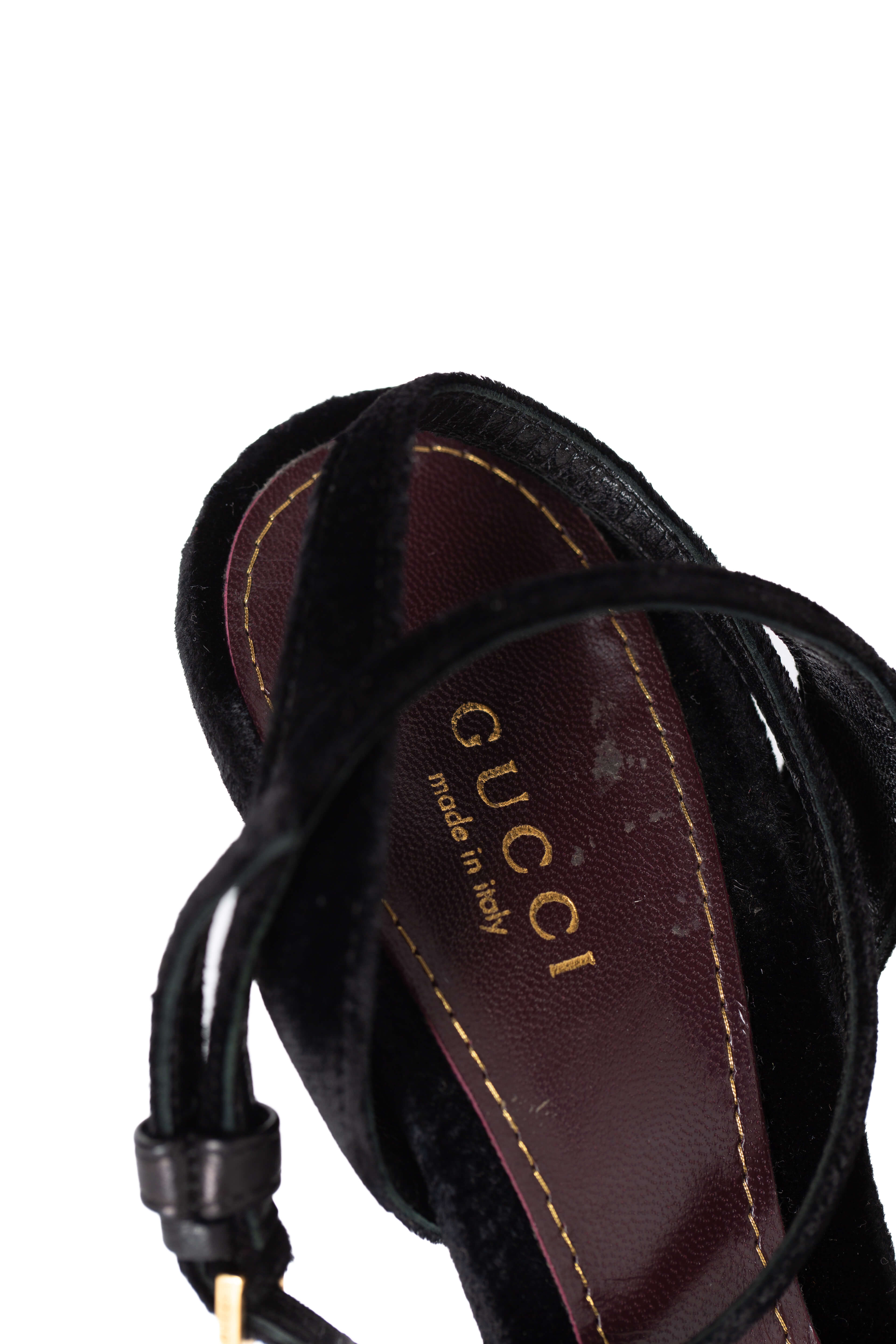 Gucci, talla 8.5.
