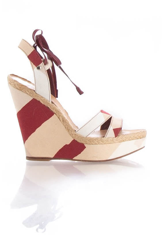Burberry, 7 USA
