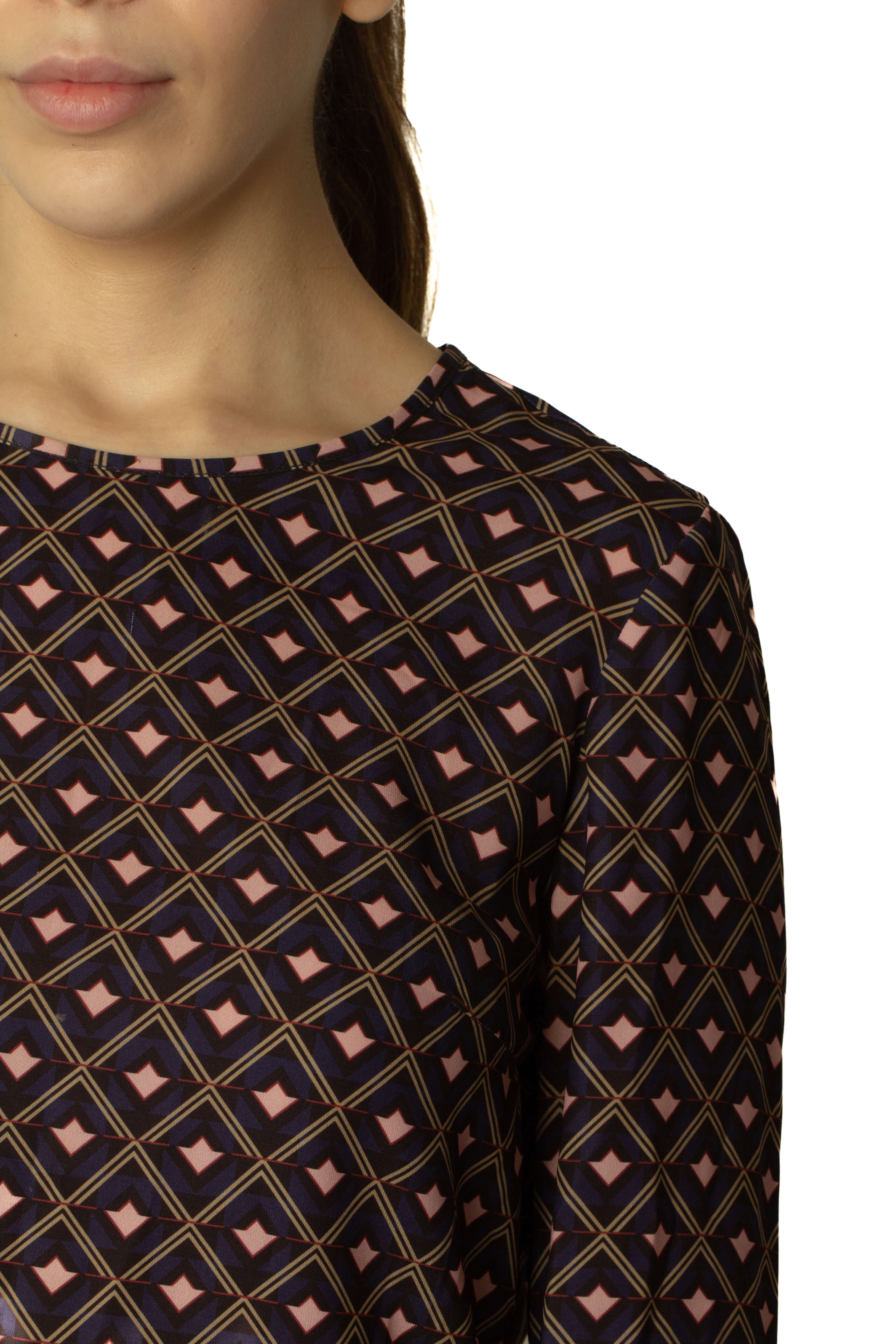 Chester & Peck, Talla S