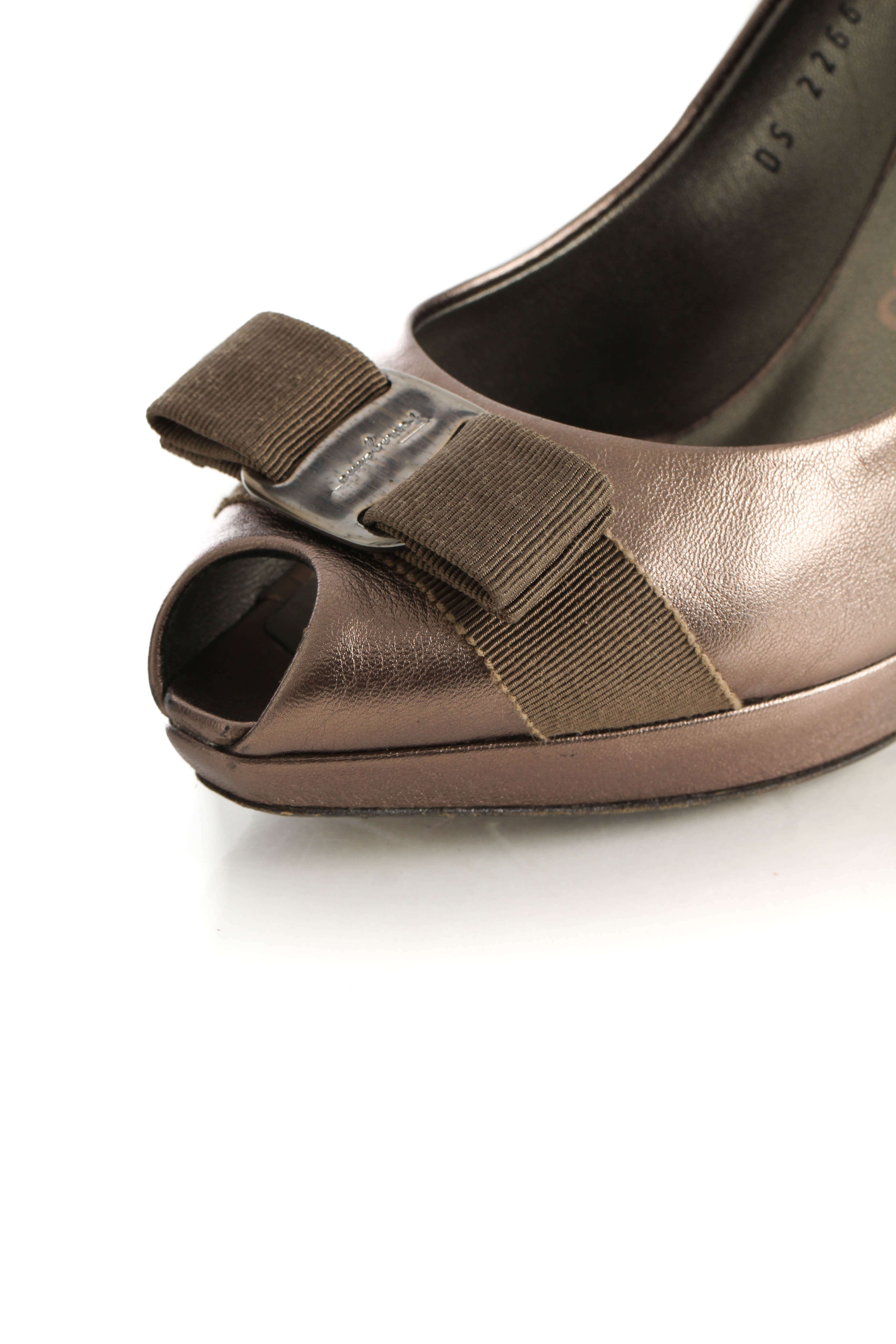Salvatore Ferragamo, 7.5 USA
