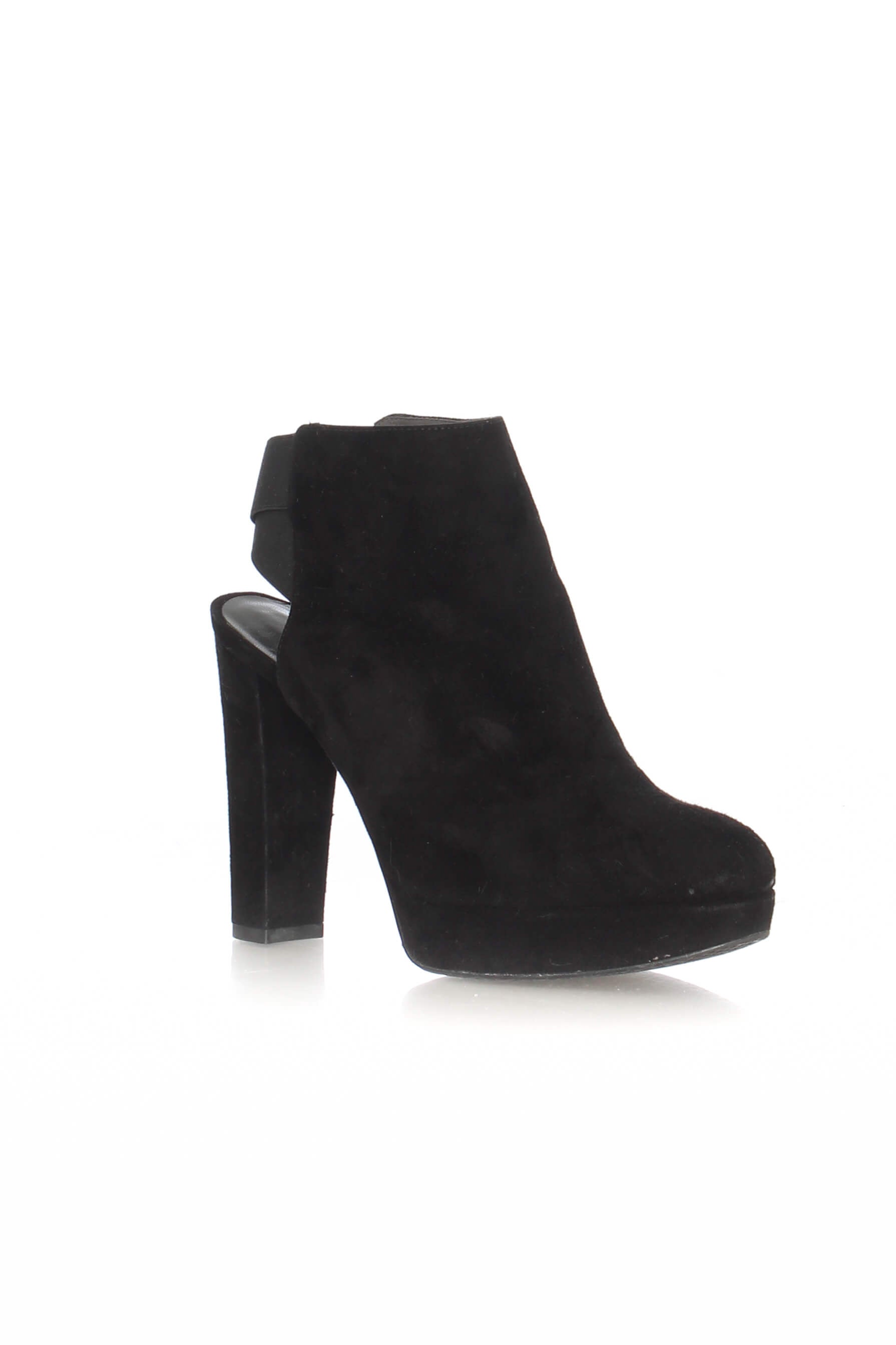 Stuart Weitzman, Talla 6