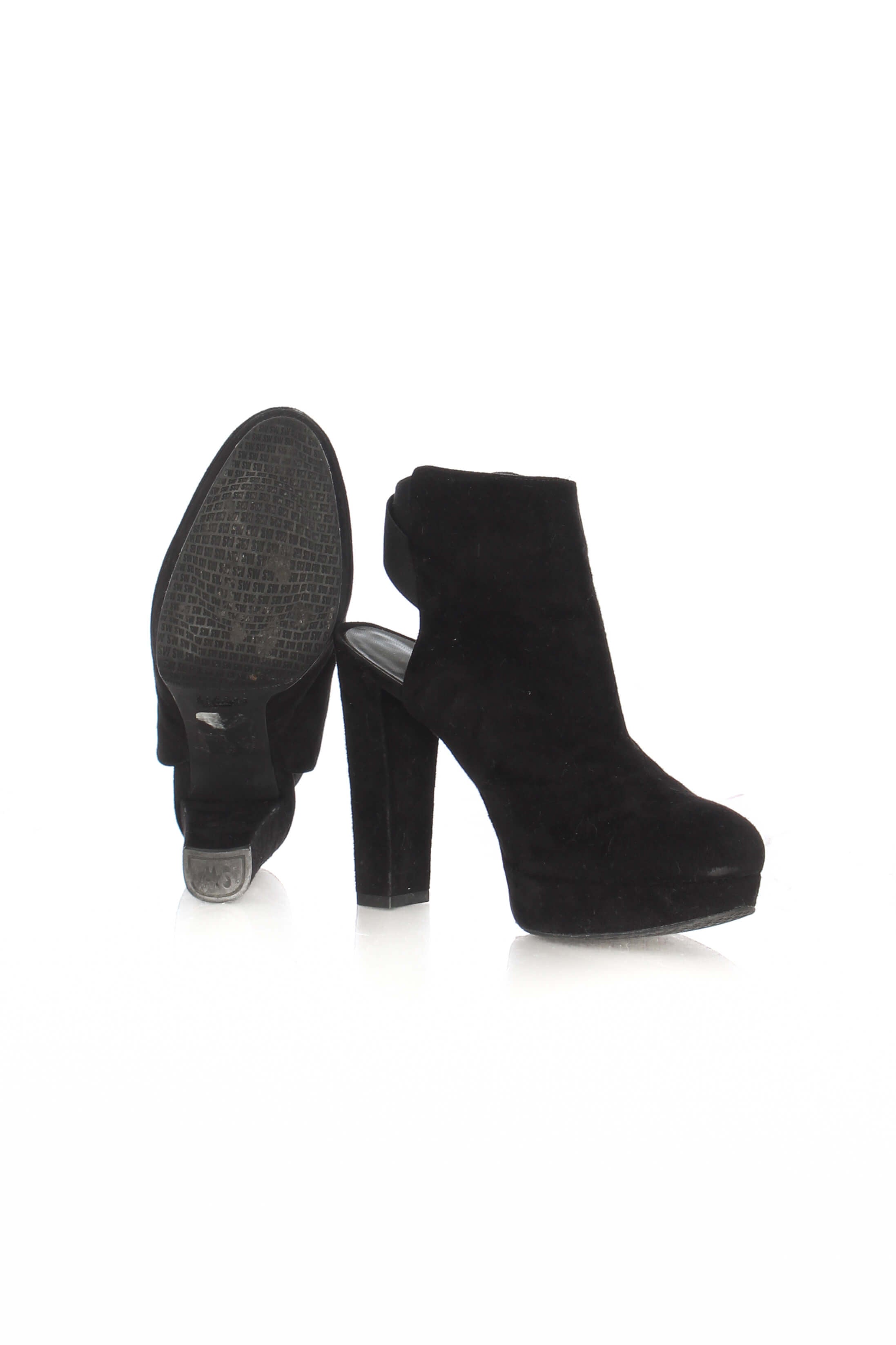 Stuart Weitzman, Talla 6
