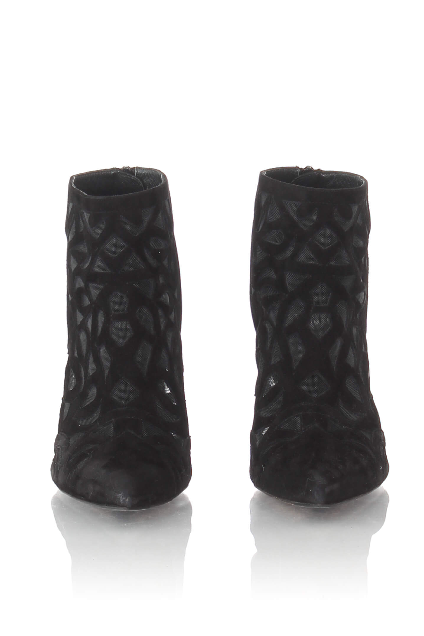 Stuart Weitzman, 7 USA
