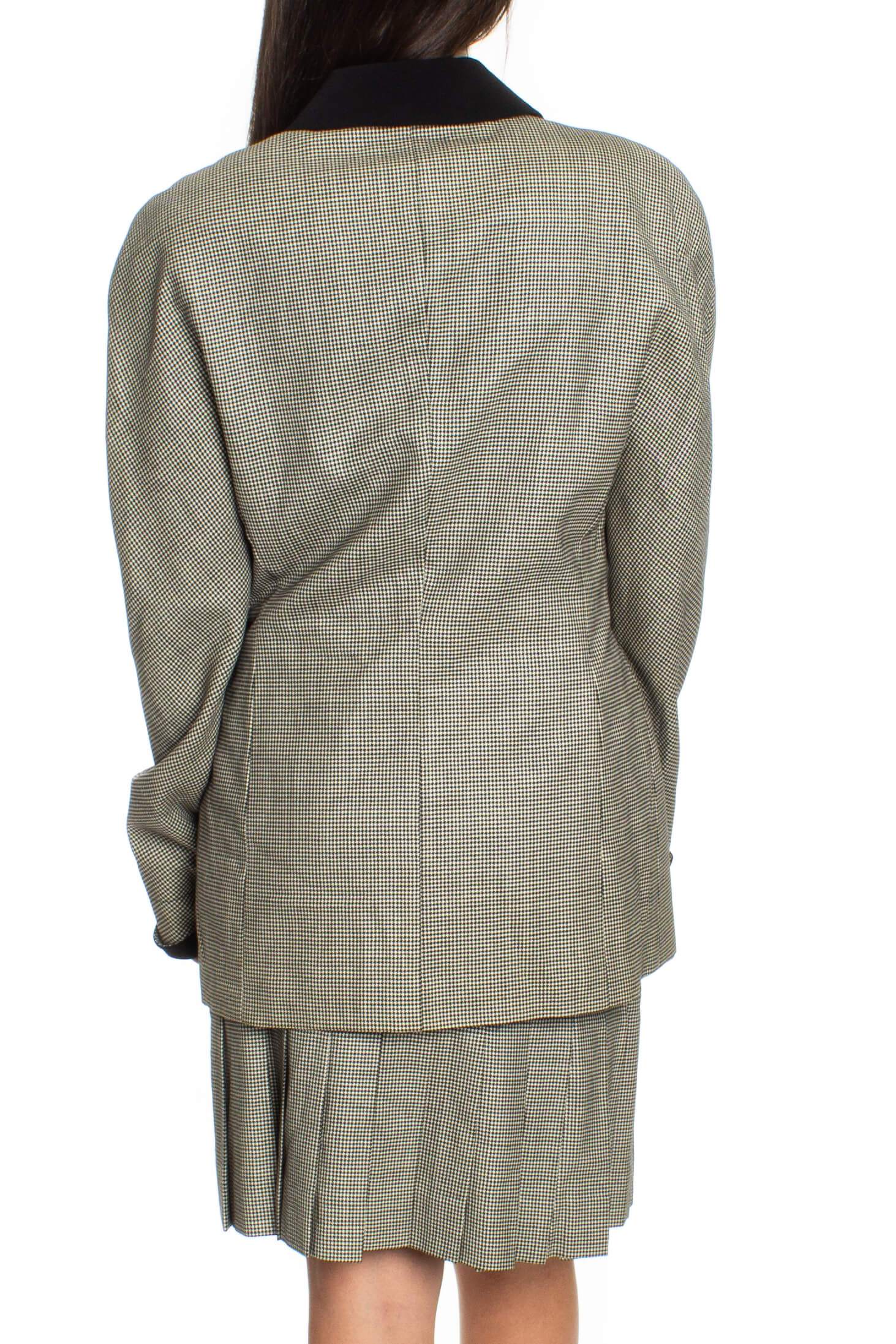 Escada, Talla L