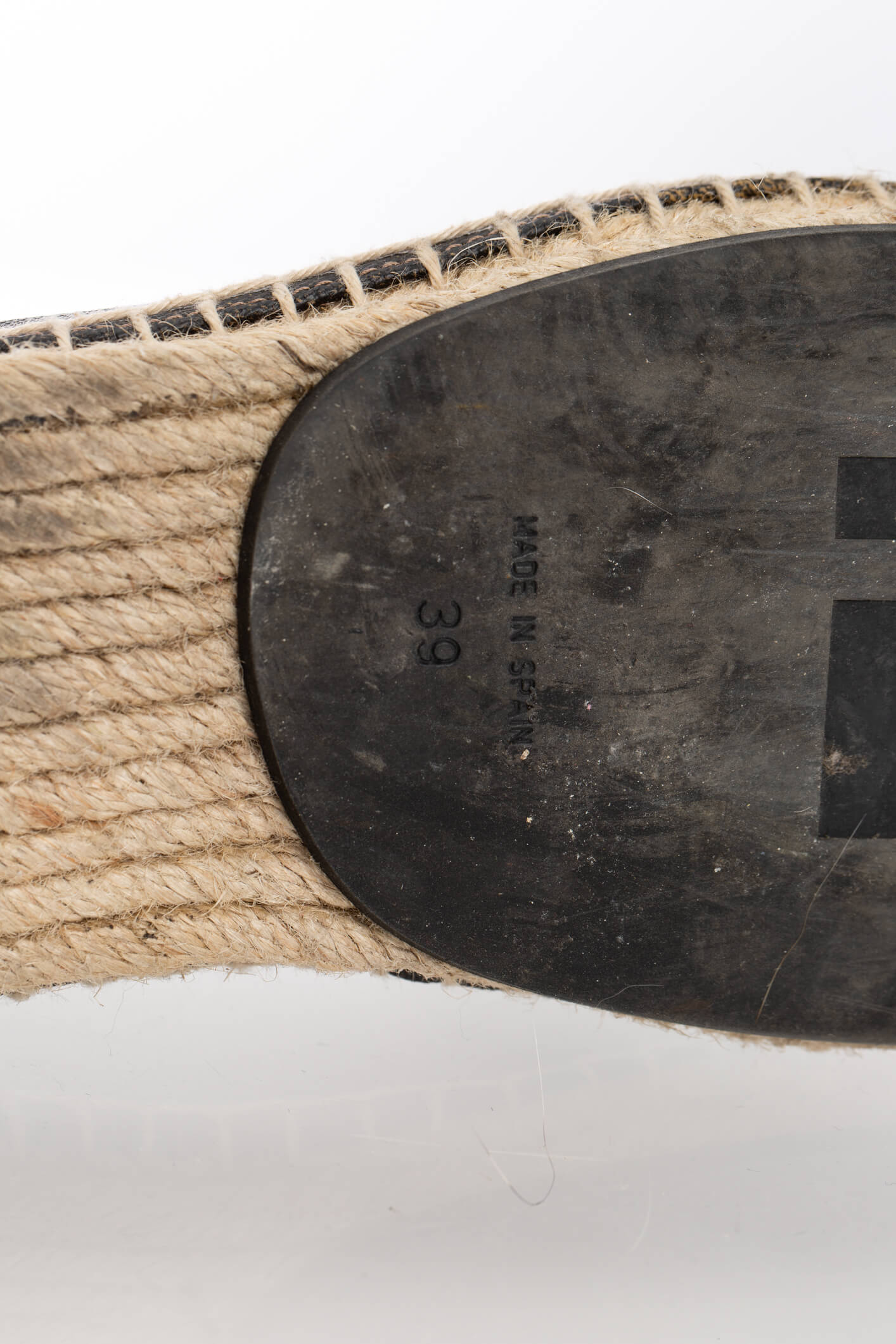 Fendi, 9 USA
