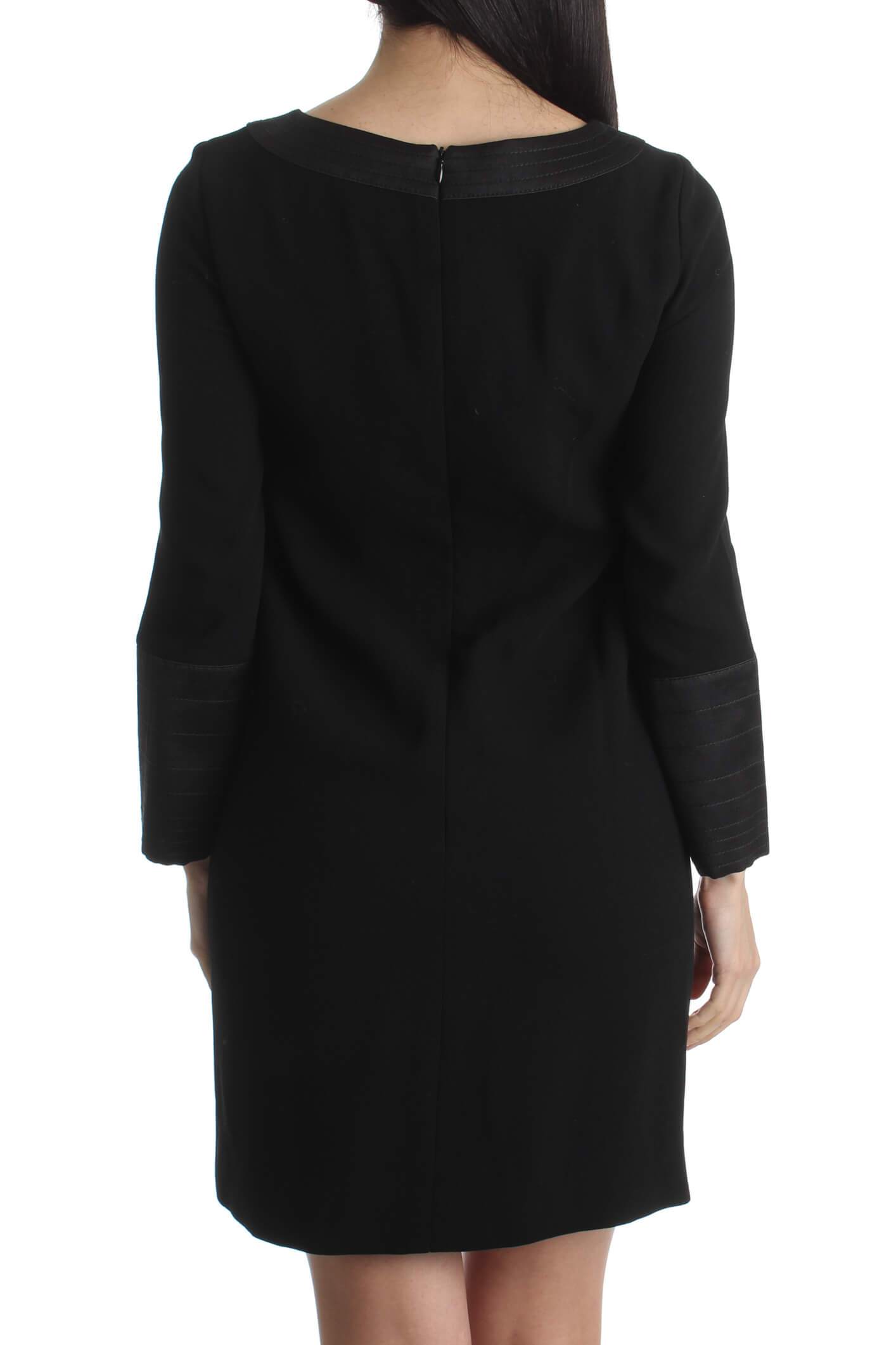 Barneys New York, Talla 4