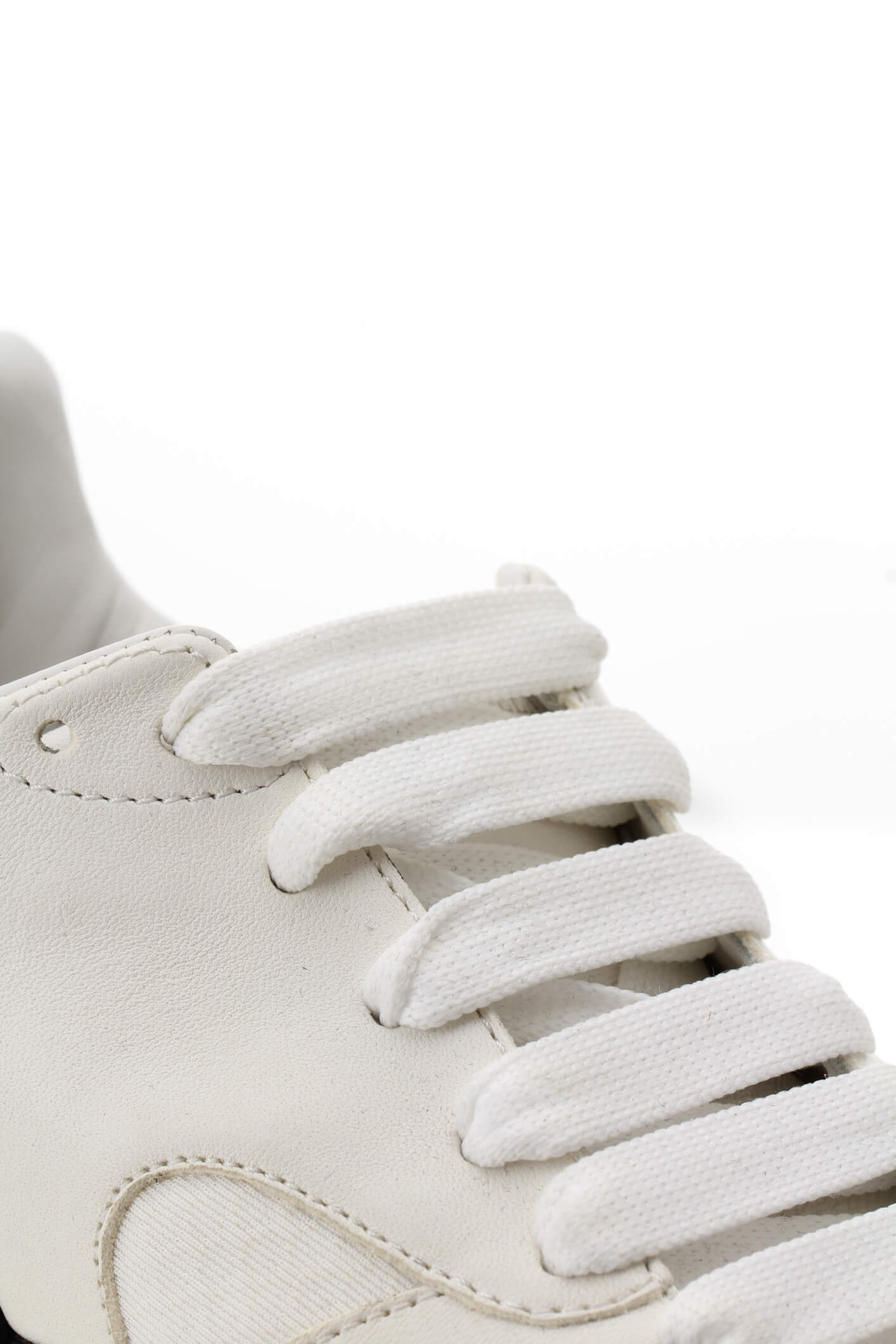 Alexander McQueen, 6 USA