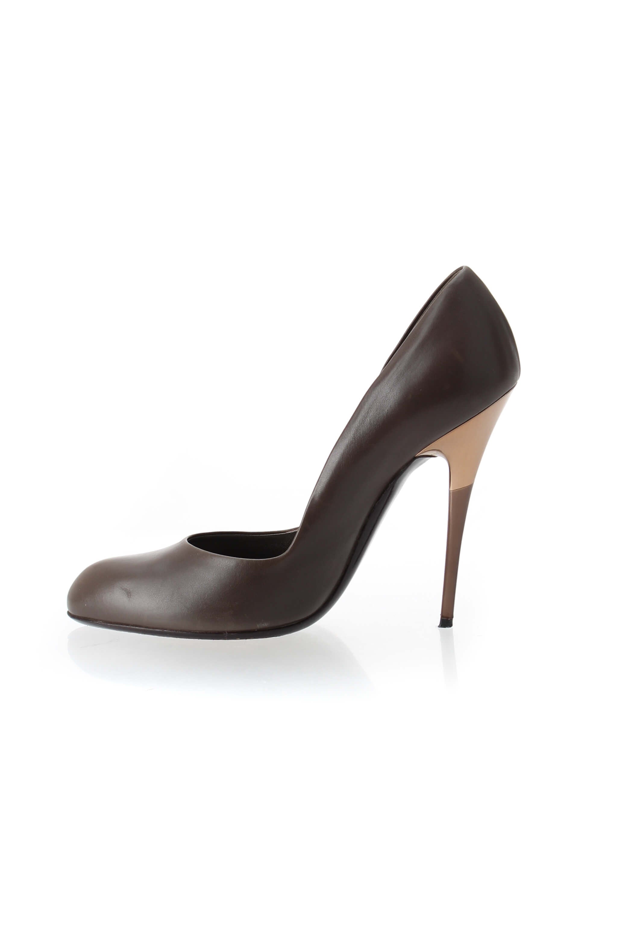 Salvatore Ferragamo, 9 USA