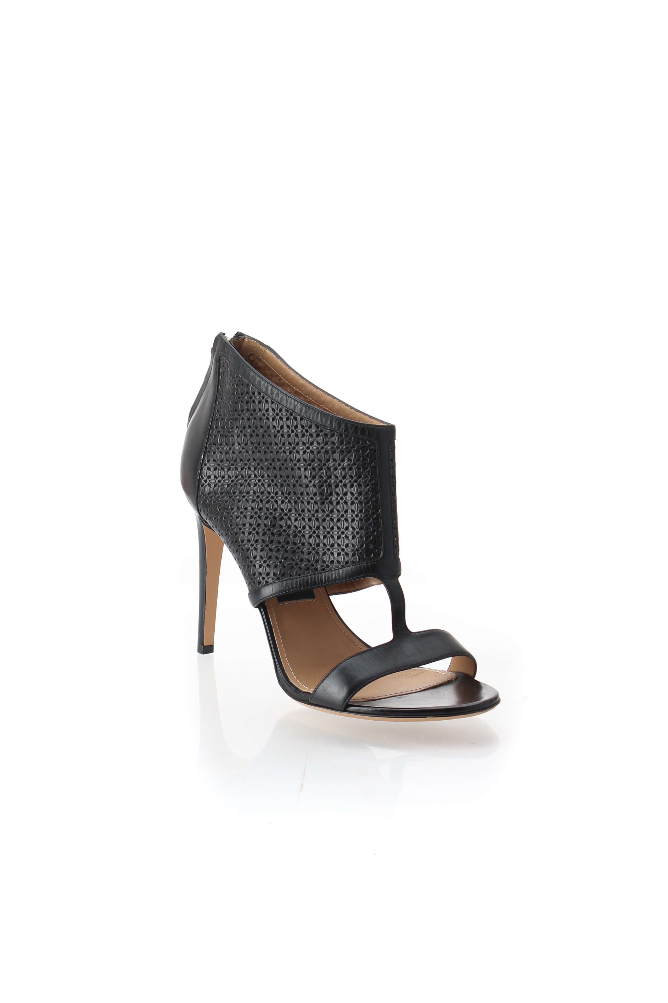 Salvatore Ferragamo, 9 USA