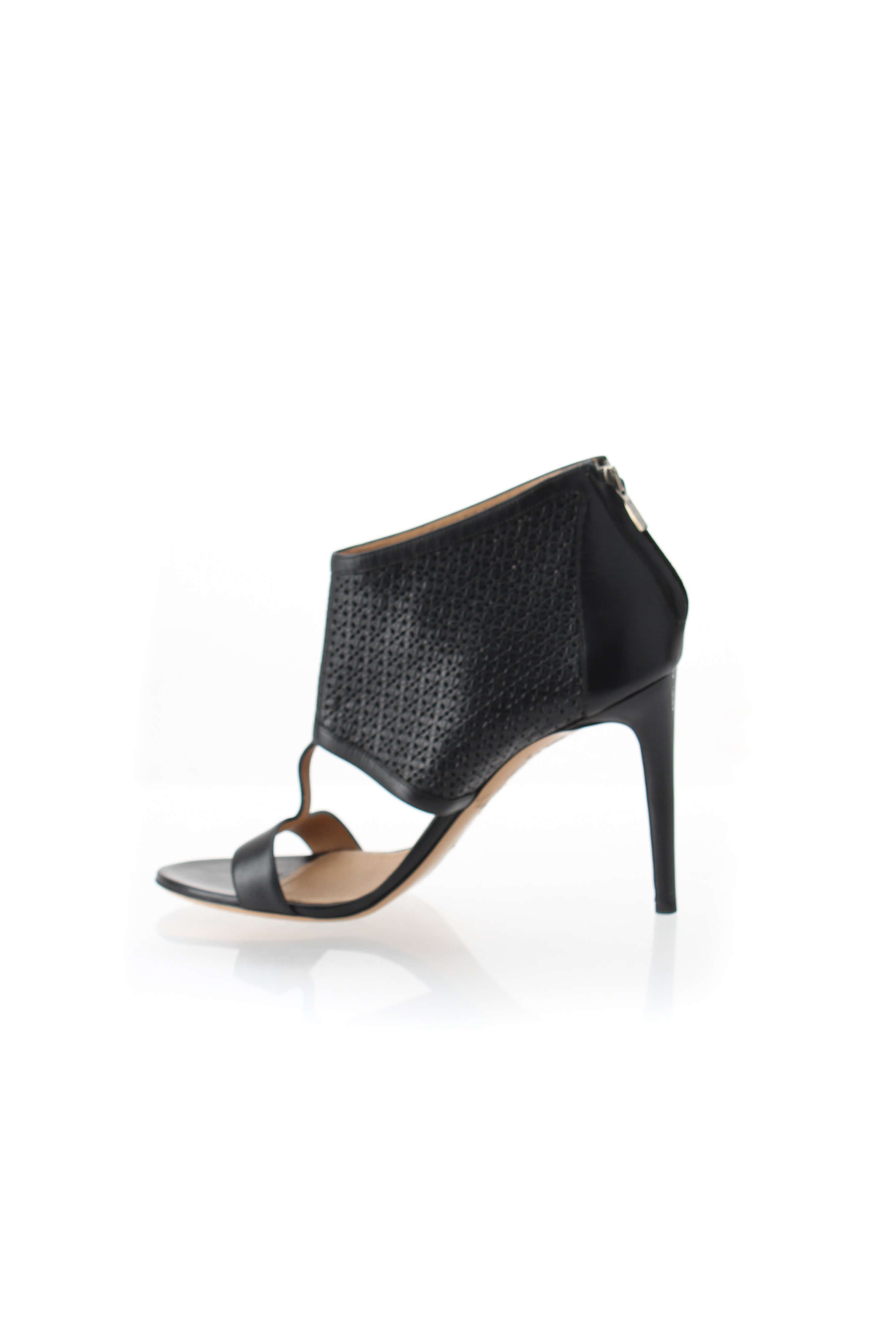 Salvatore Ferragamo, 9 USA