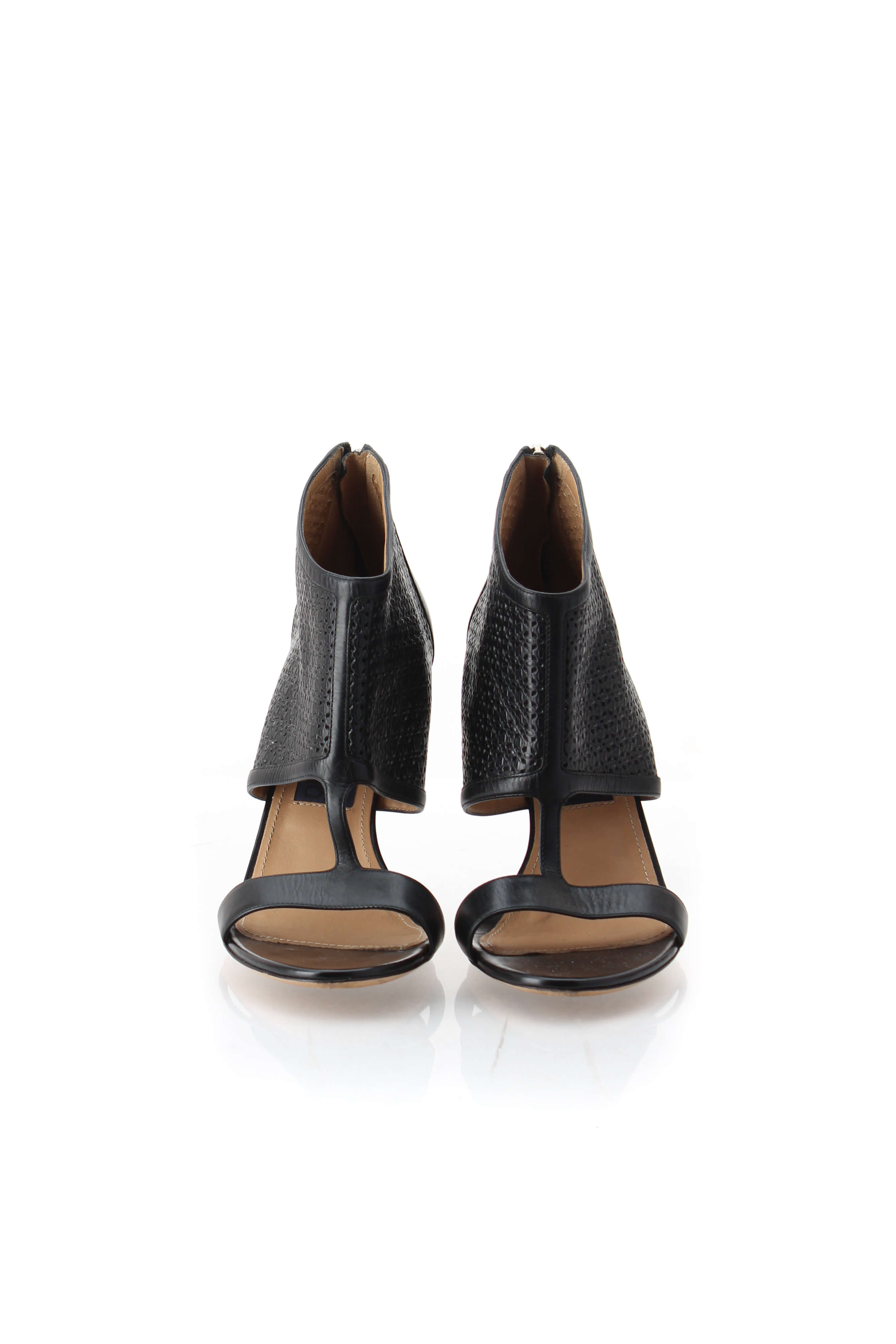 Salvatore Ferragamo, 9 USA