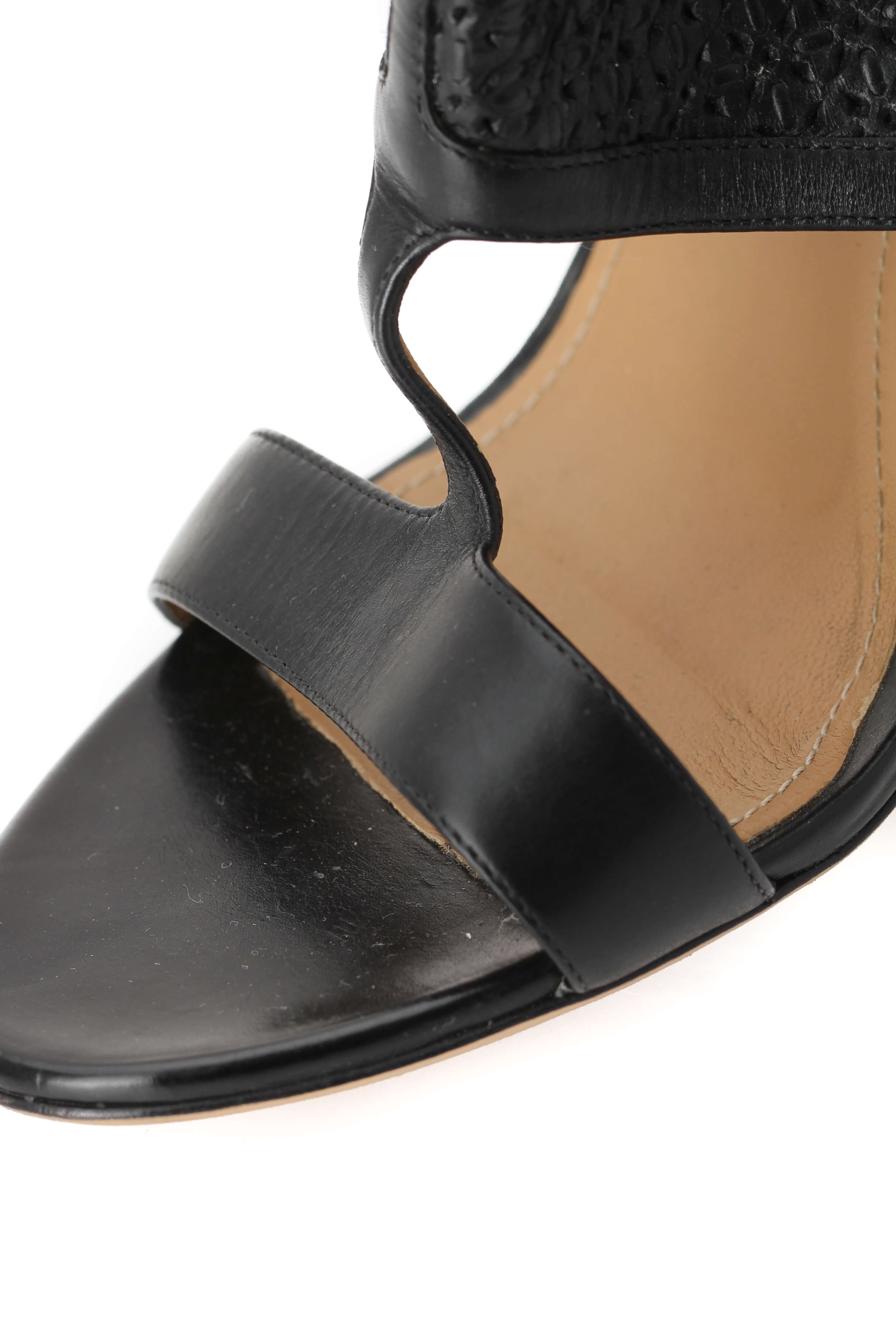 Salvatore Ferragamo, 9 USA