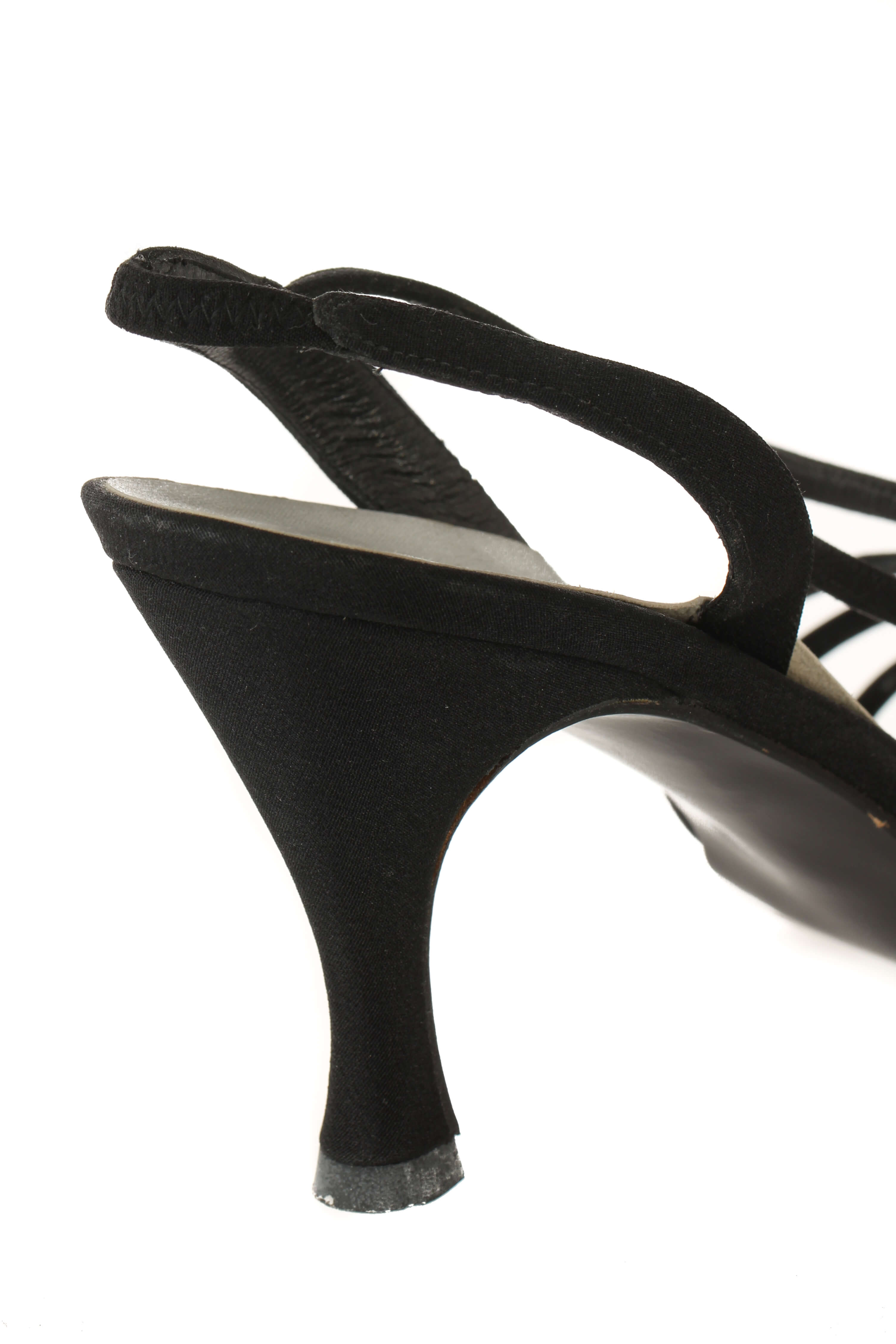 Stuart Weitzman, 9 USA