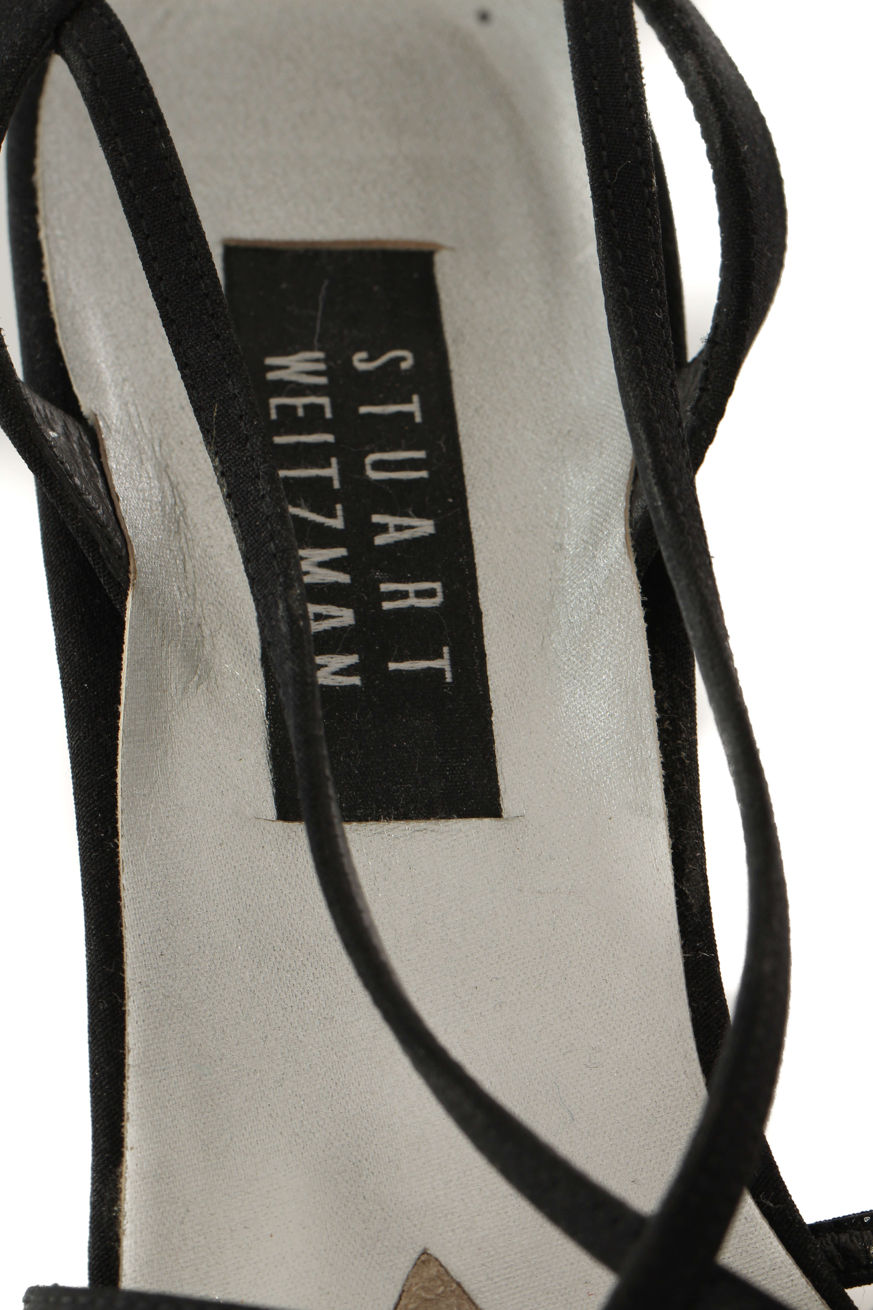 Stuart Weitzman, 9 USA