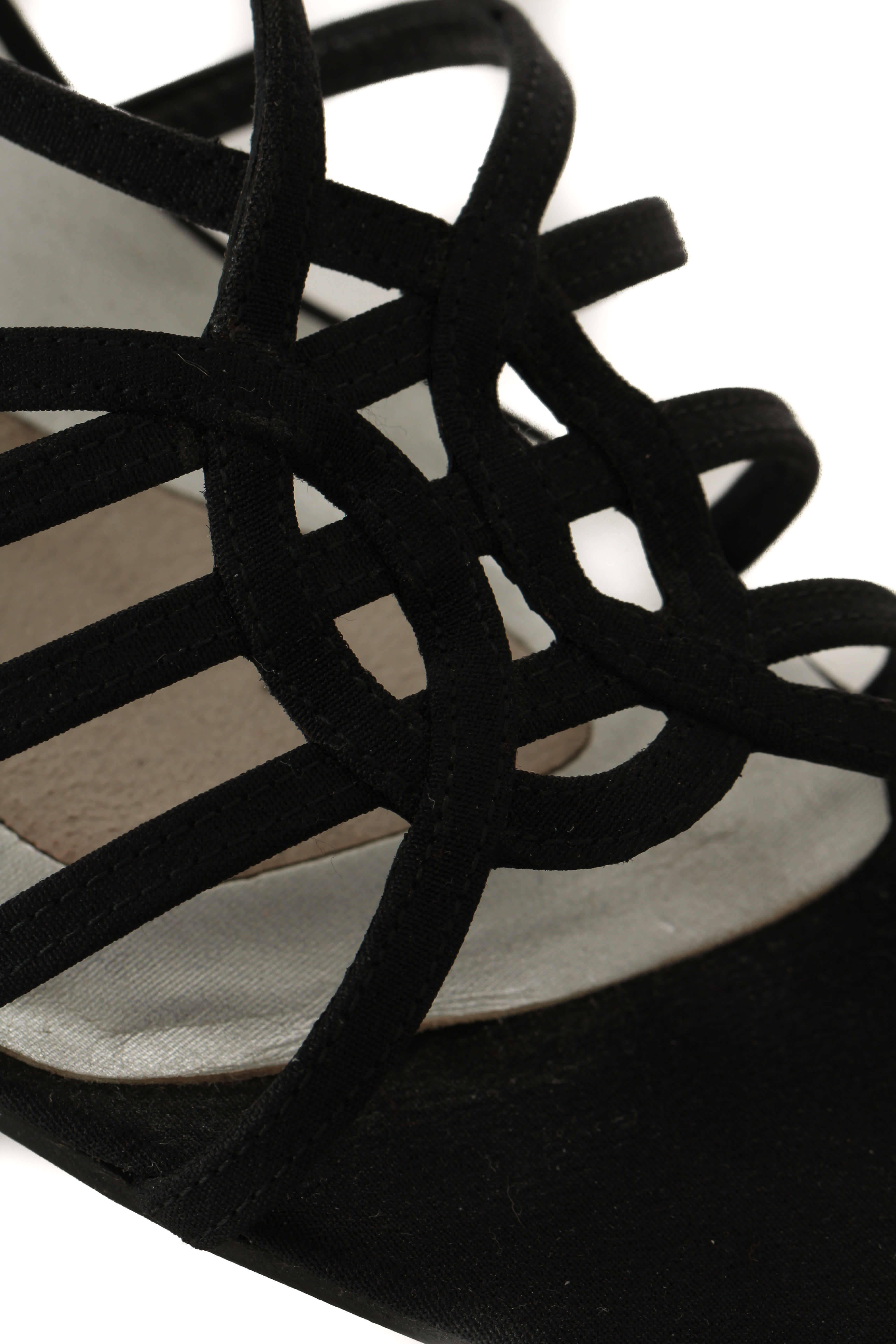 Stuart Weitzman, 9 USA