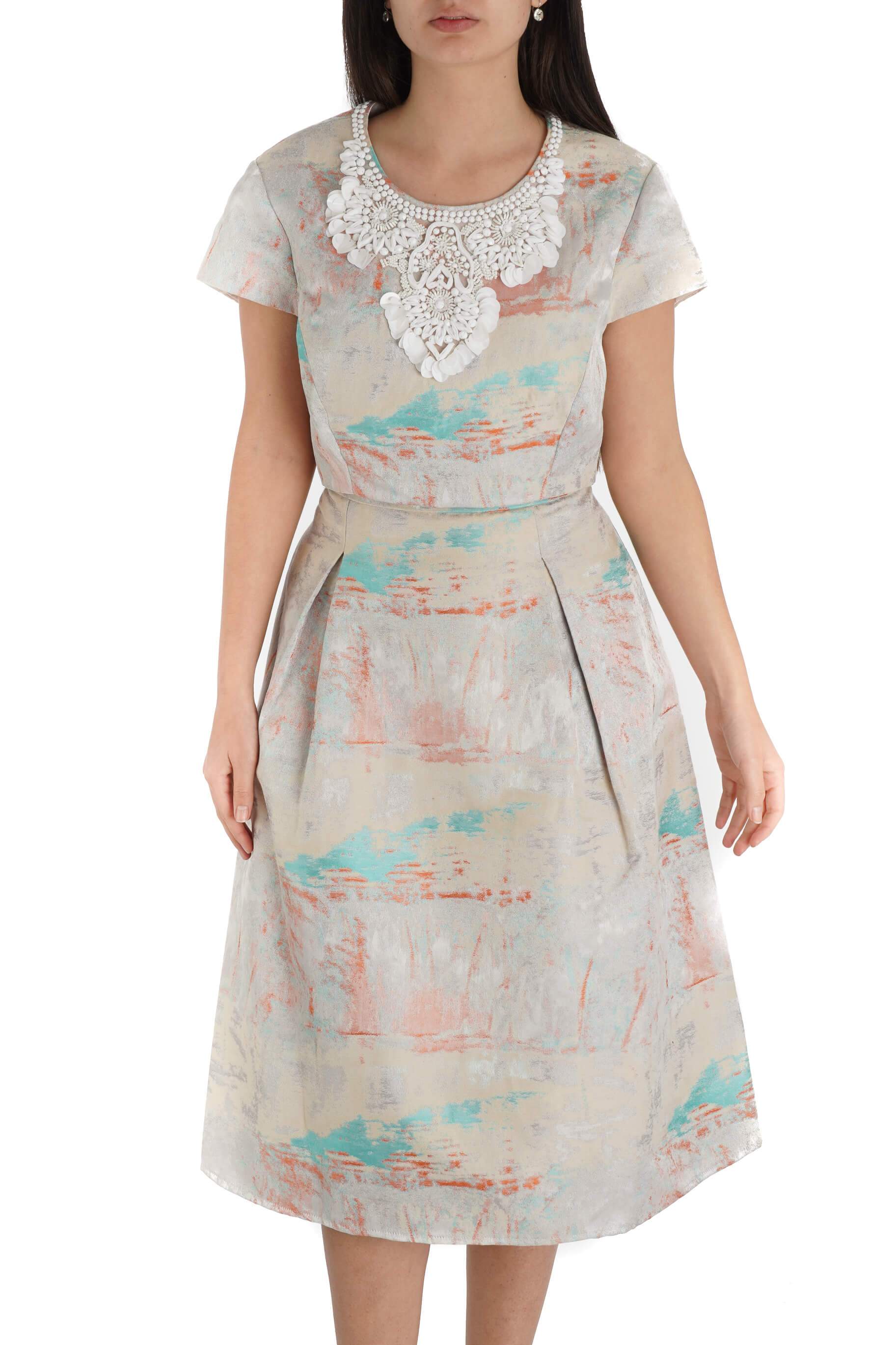 BCBG Maxazria, Talla L (NWT)