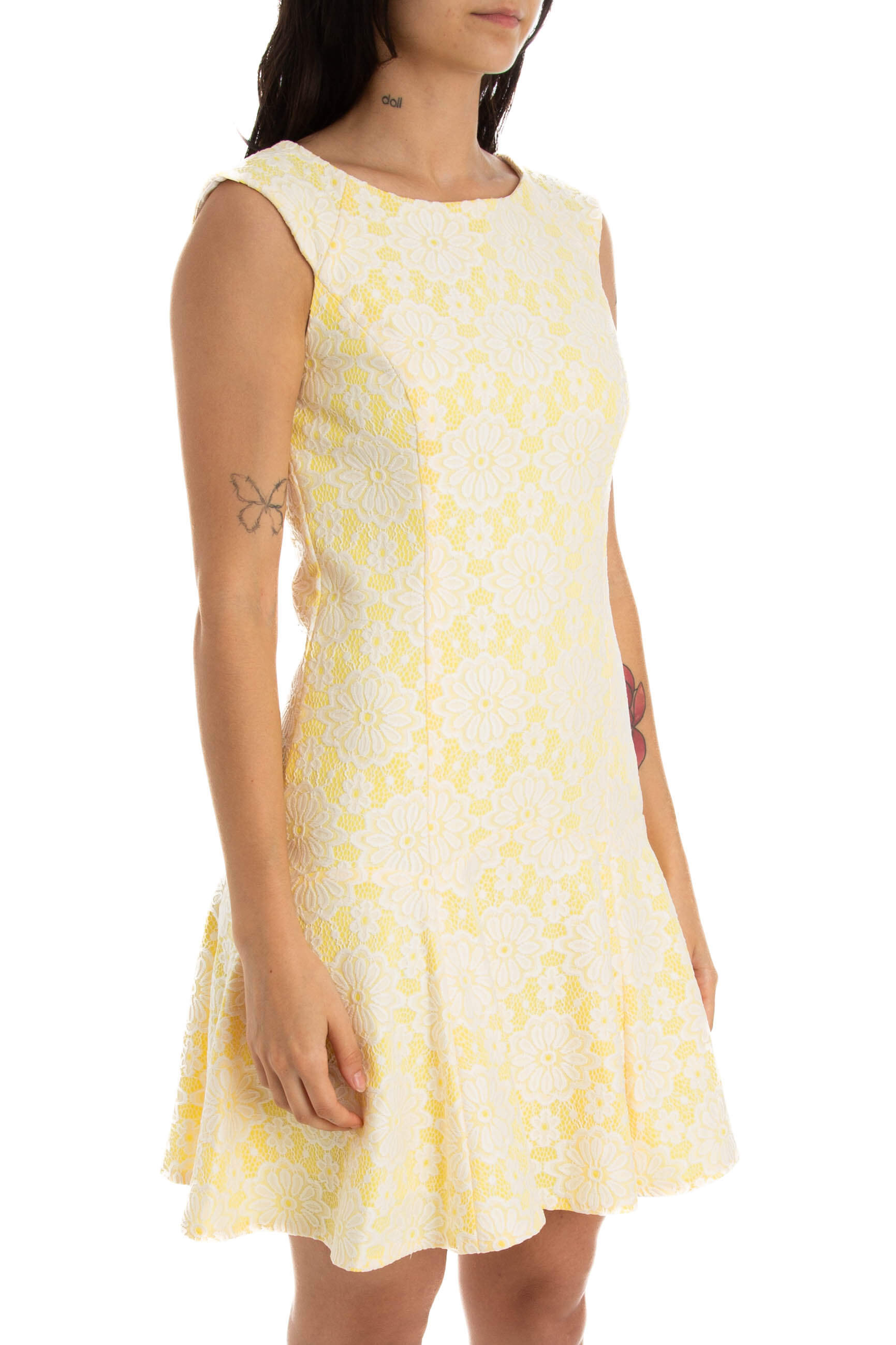 Nanette Lepore, Talla 2