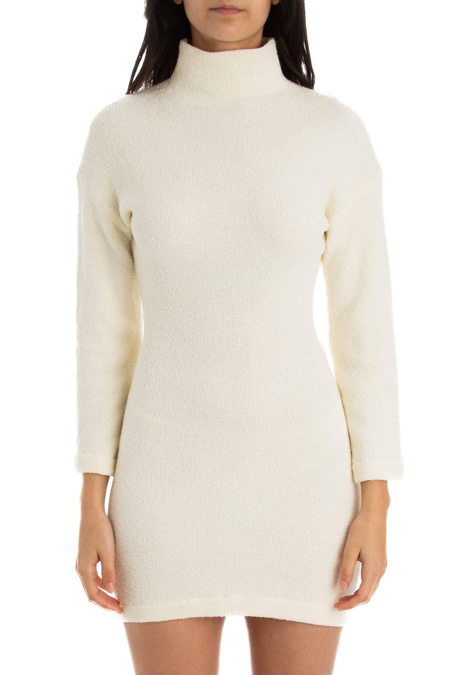 Nanushka, Talla S