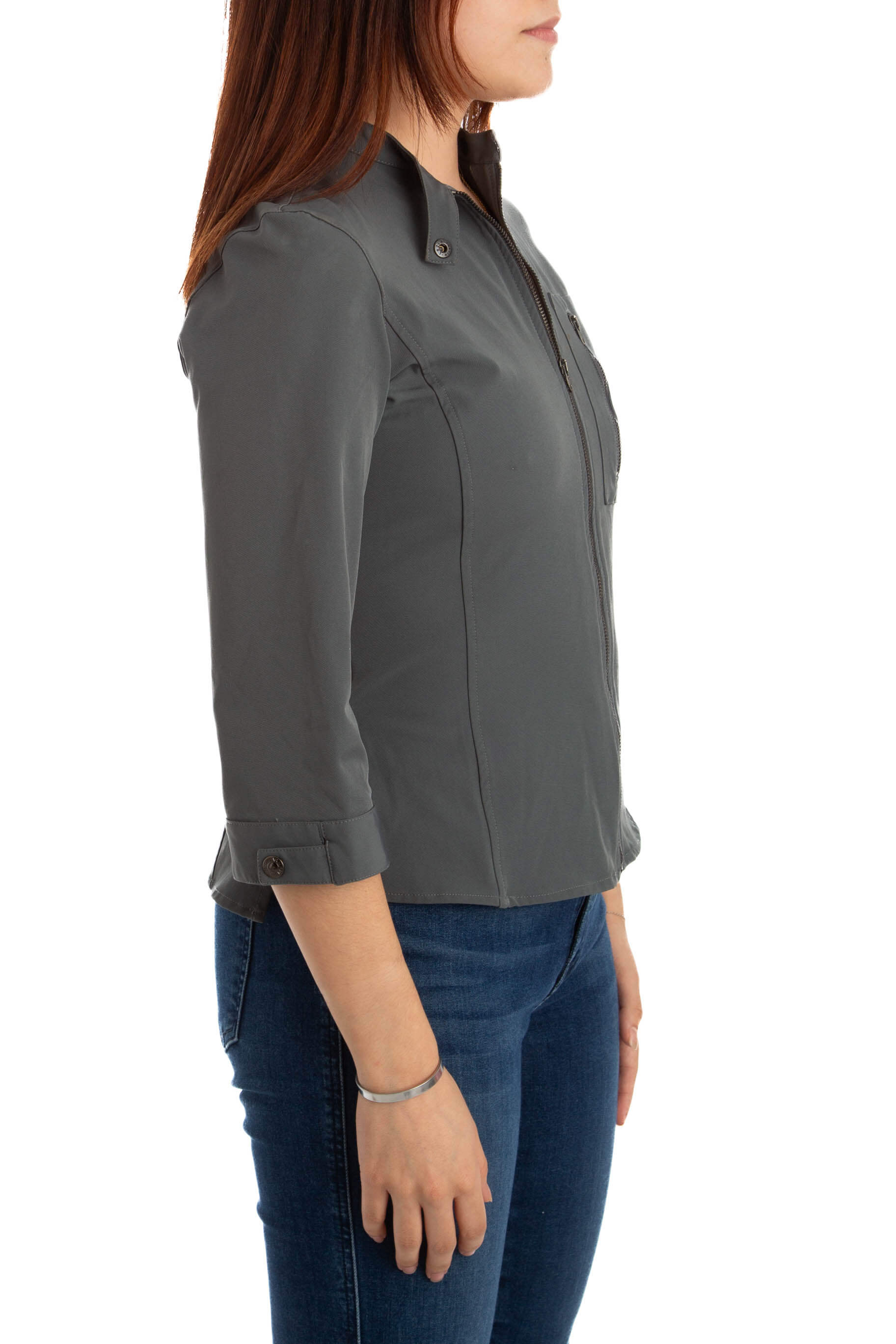 Armani Jeans, Talla 4