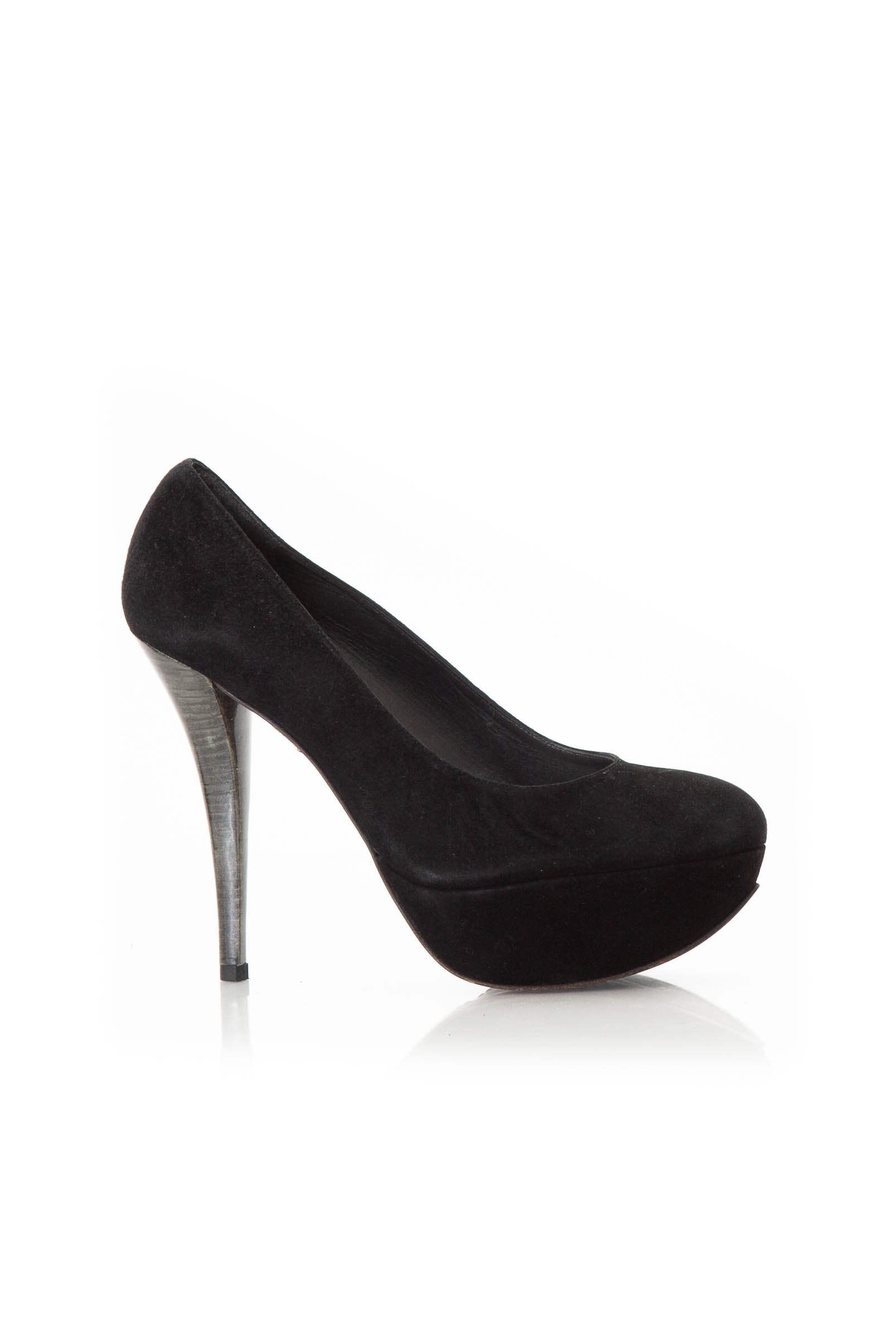 Stuart Weitzman, 9 USA