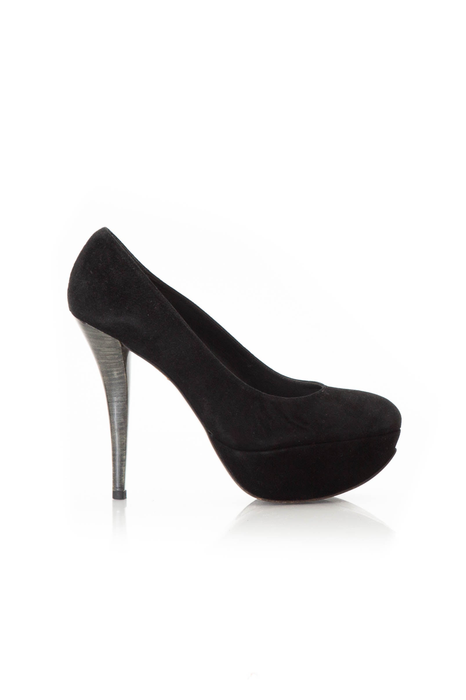 Stuart Weitzman, 9 USA