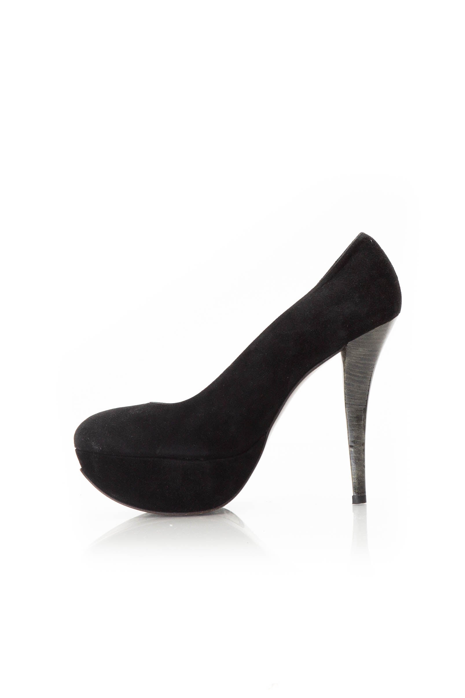 Stuart Weitzman, 9 USA