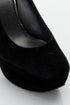 Stuart Weitzman, 9 USA