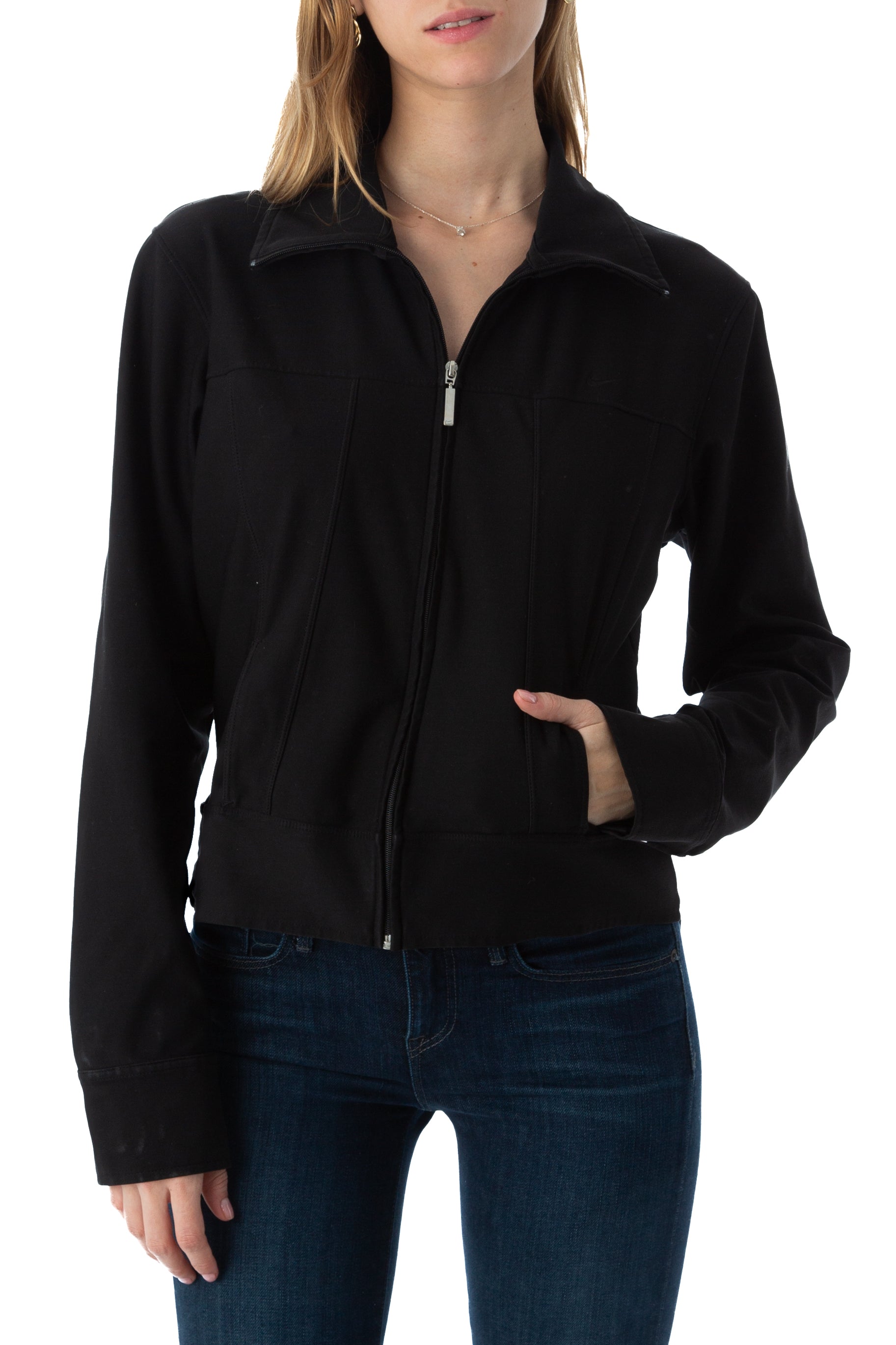 Nike, Talla L