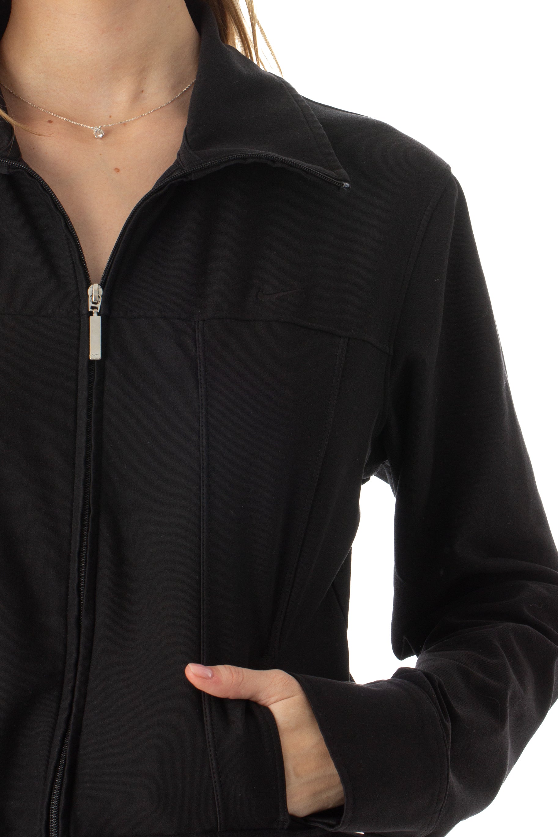 Nike, Talla L