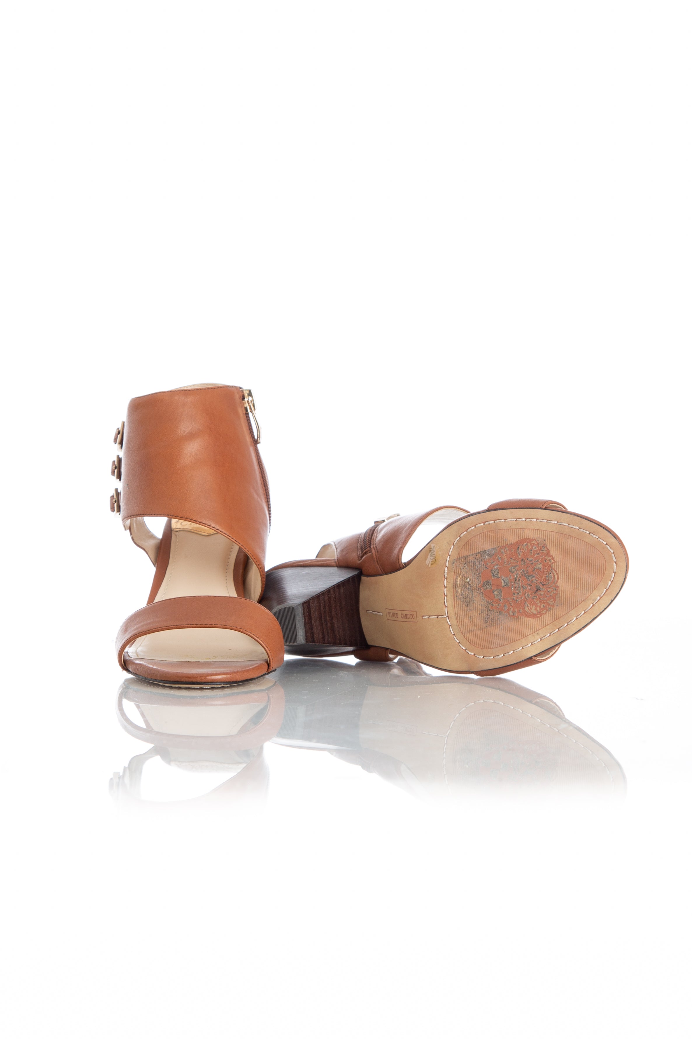 Vince Camuto, 7.5 USA