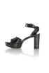 Stuart Weitzman, 7 USA