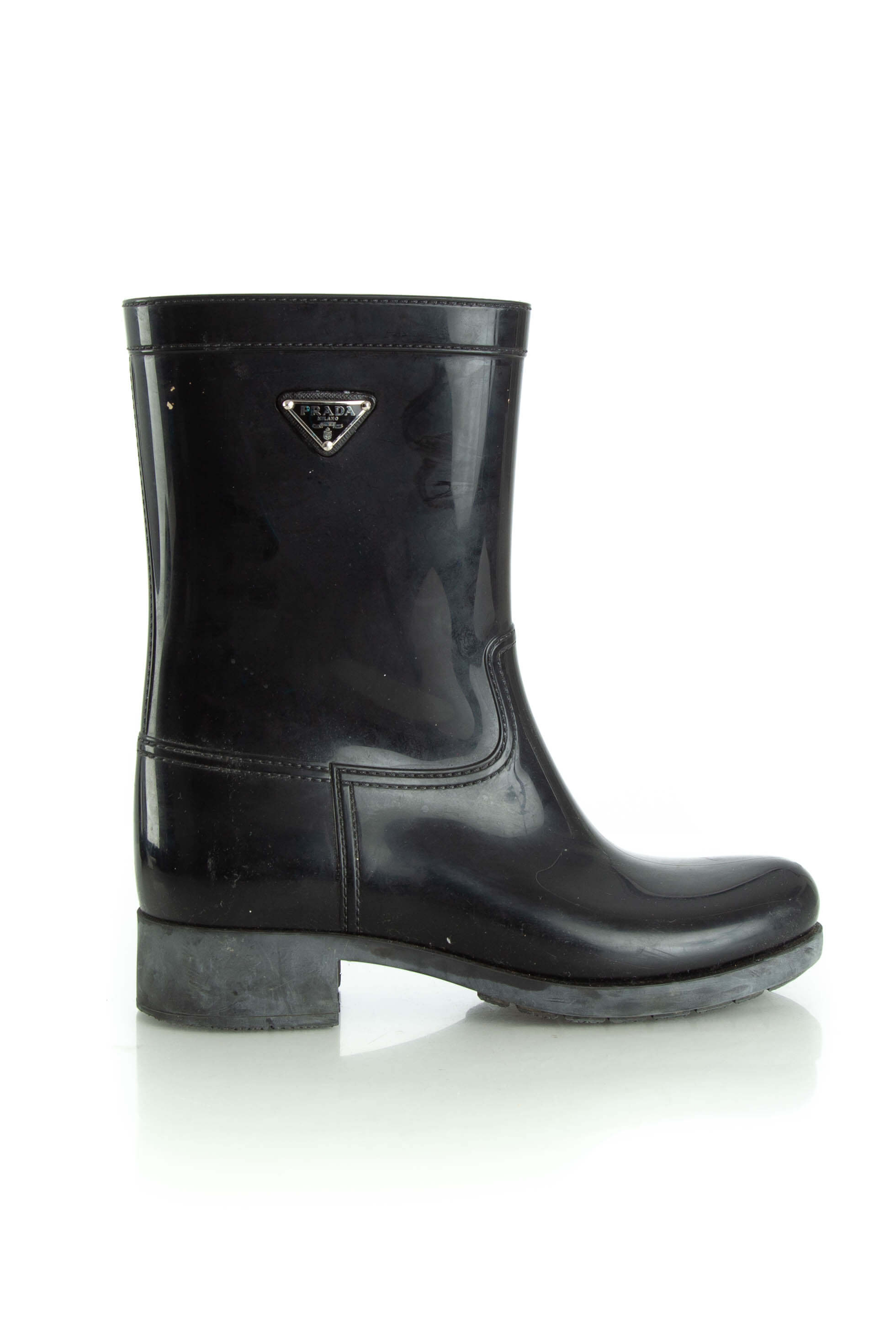 Prada, 9 USA