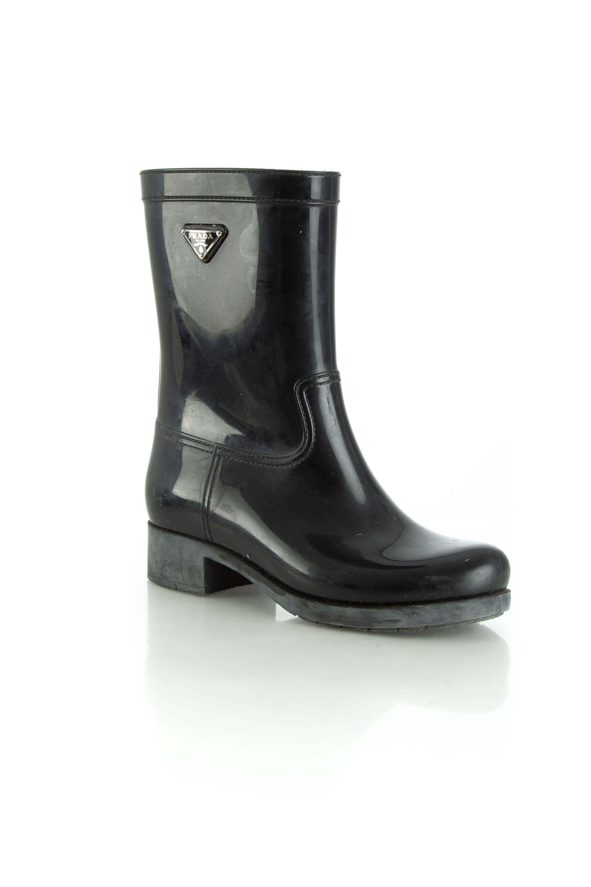 Prada, 9 USA