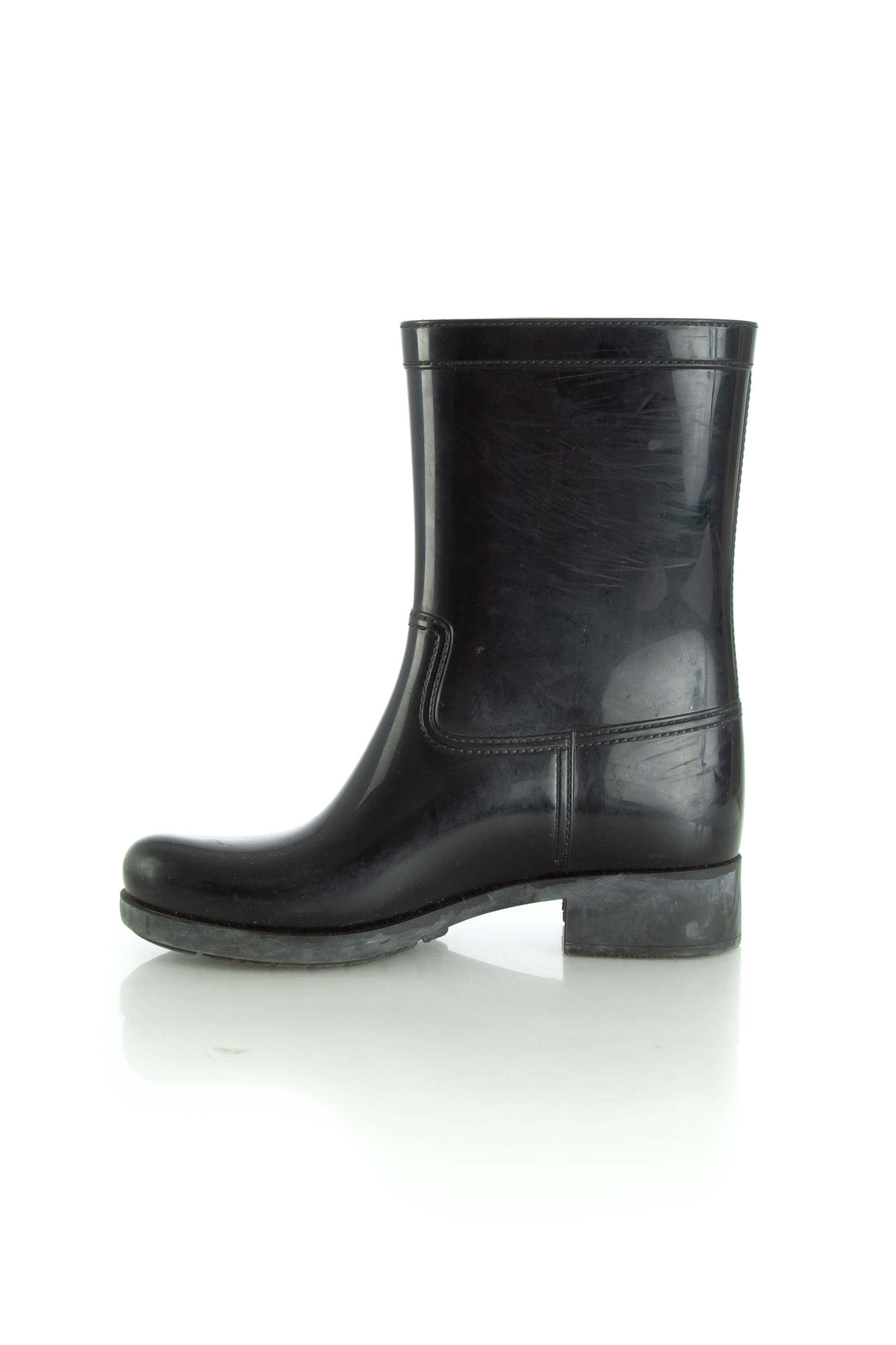 Prada, 9 USA