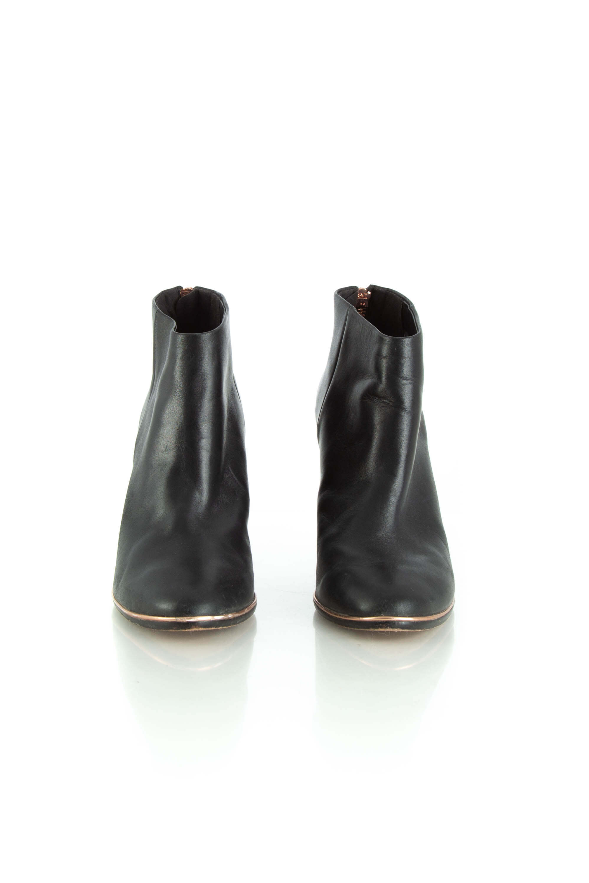 Ted Baker, 9.5 USA