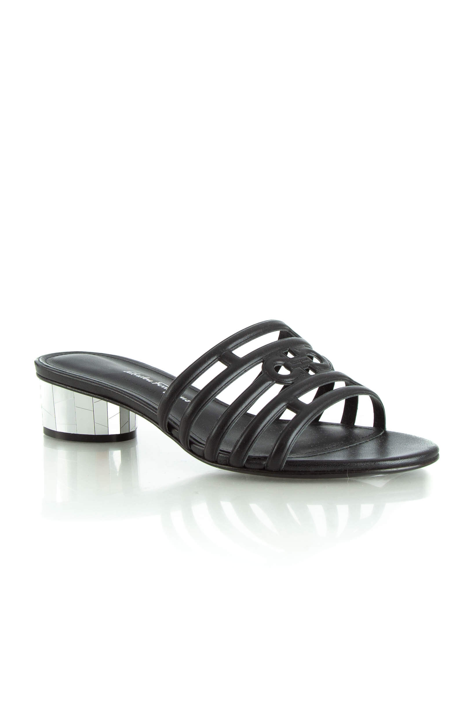 Salvatore Ferragamo, 6 USA