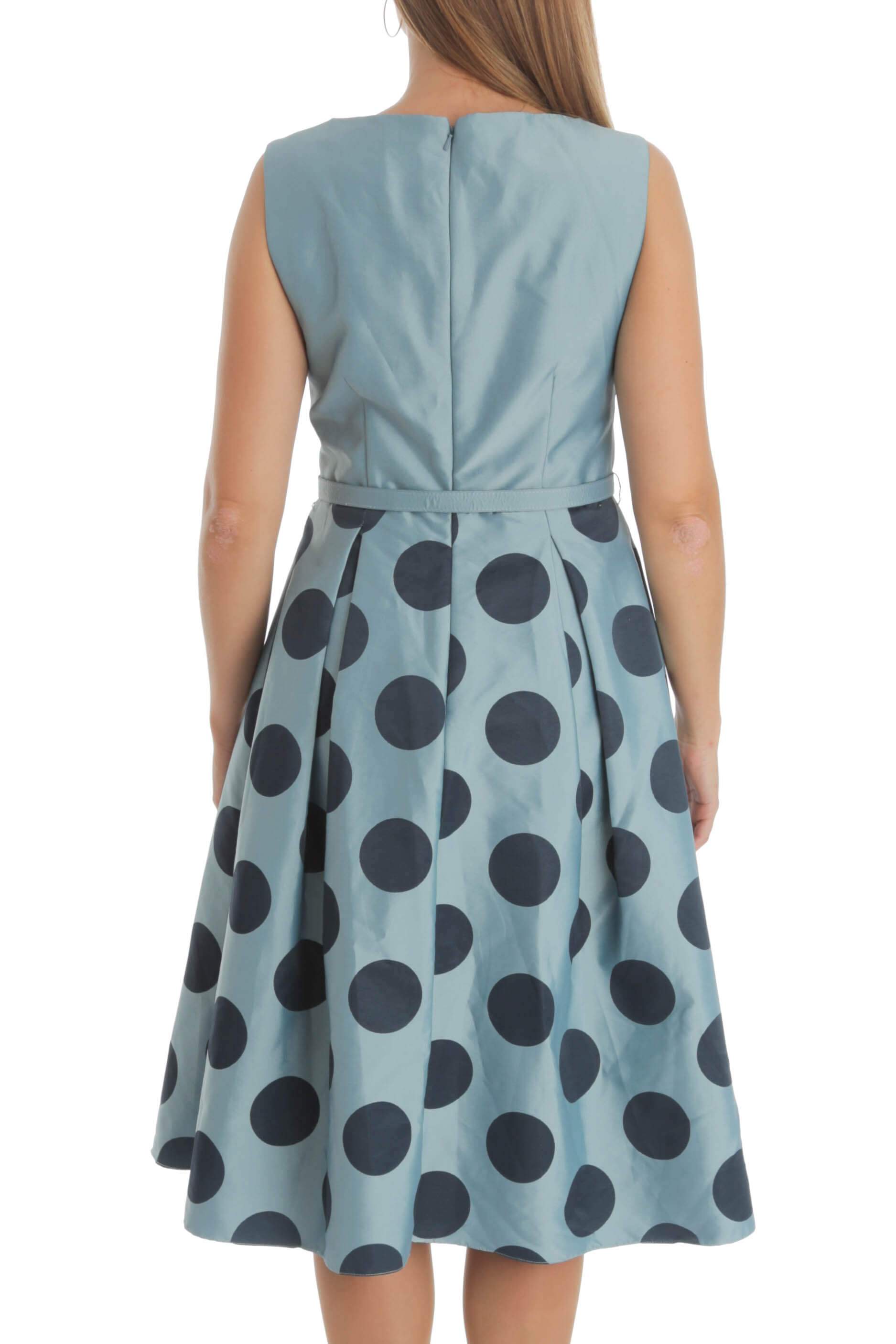 Sara Emanuel, Talla 4