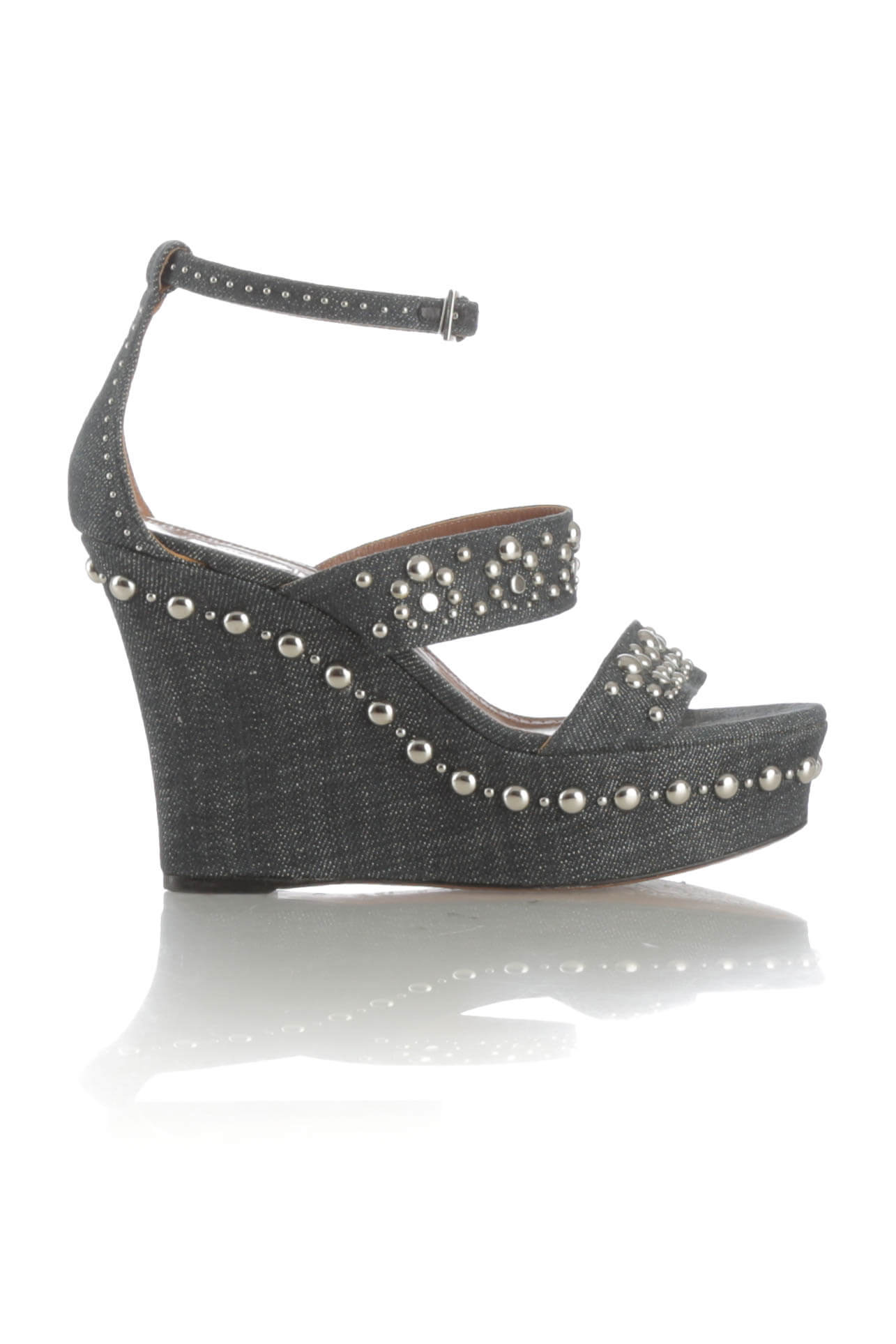 Alaia, 8 USA