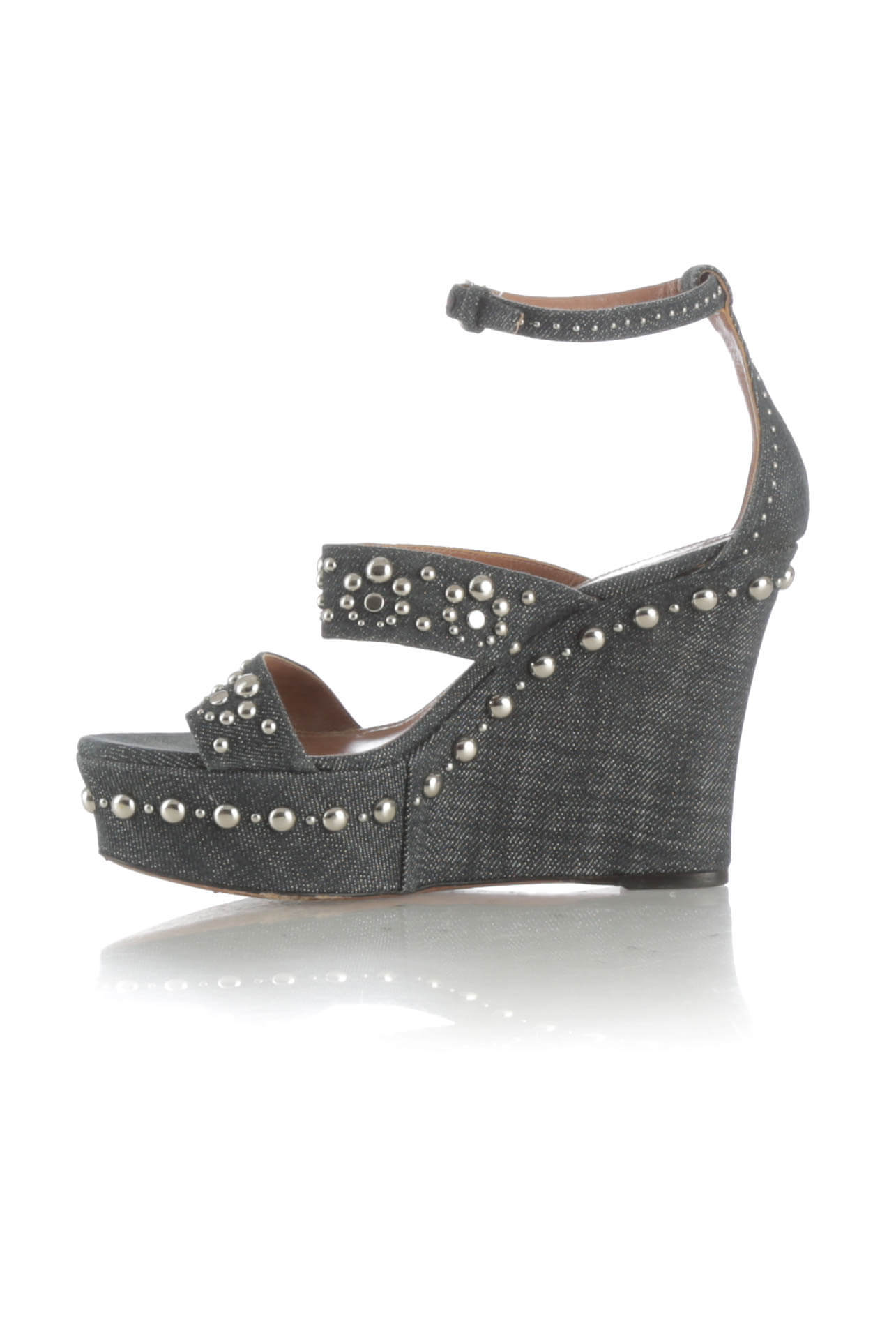 Alaia, 8 USA